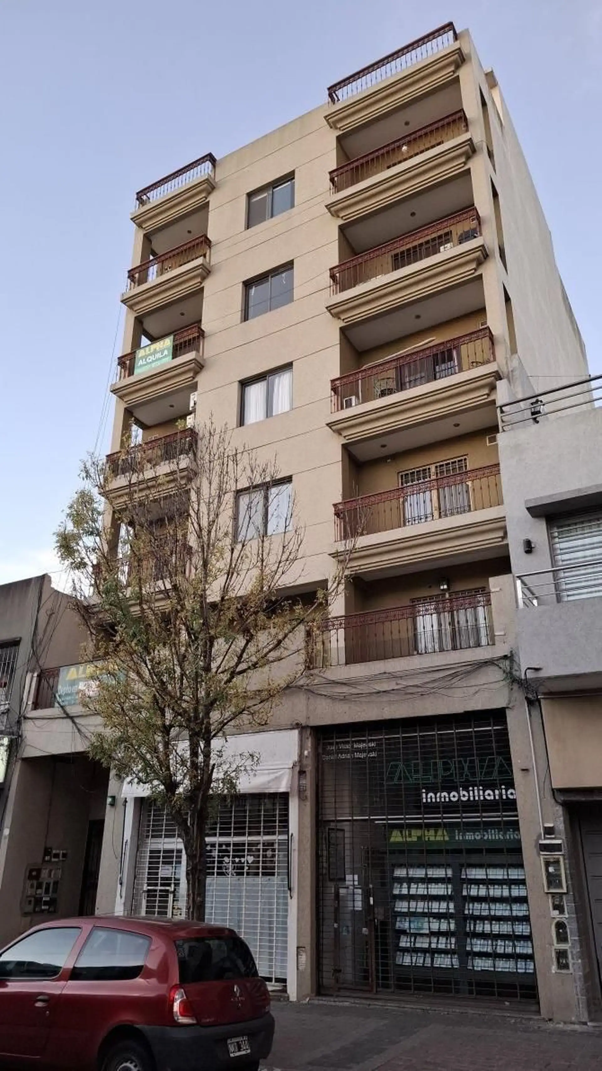 Departamento de 4 dormitorios en Berazategui centro
