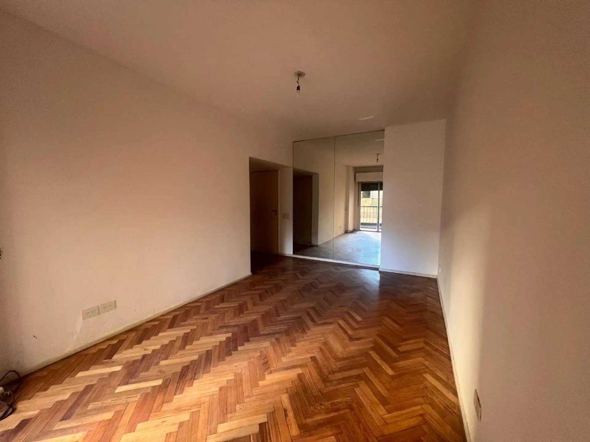 Departamento de 2 ambientes con balcón en Retiro