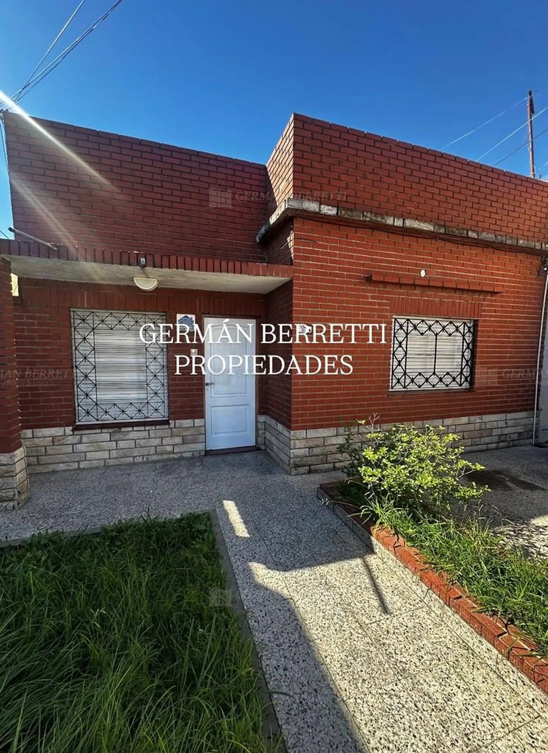 Casa de 3 ambientes com 2 dormitórios em Lanús