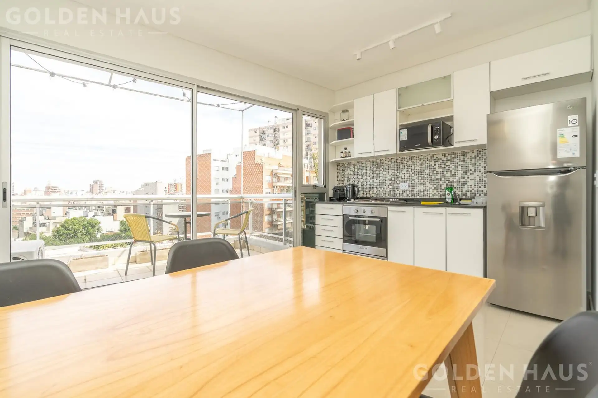 Меблированная двухкомнатная квартира с балконом в Saavedra