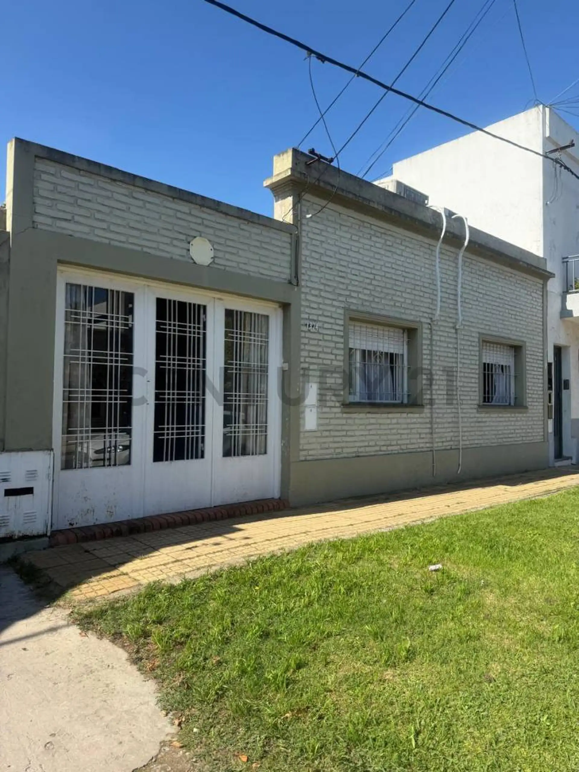 Casa com 2 dormitórios para alugar em Los Hornos, La Plata