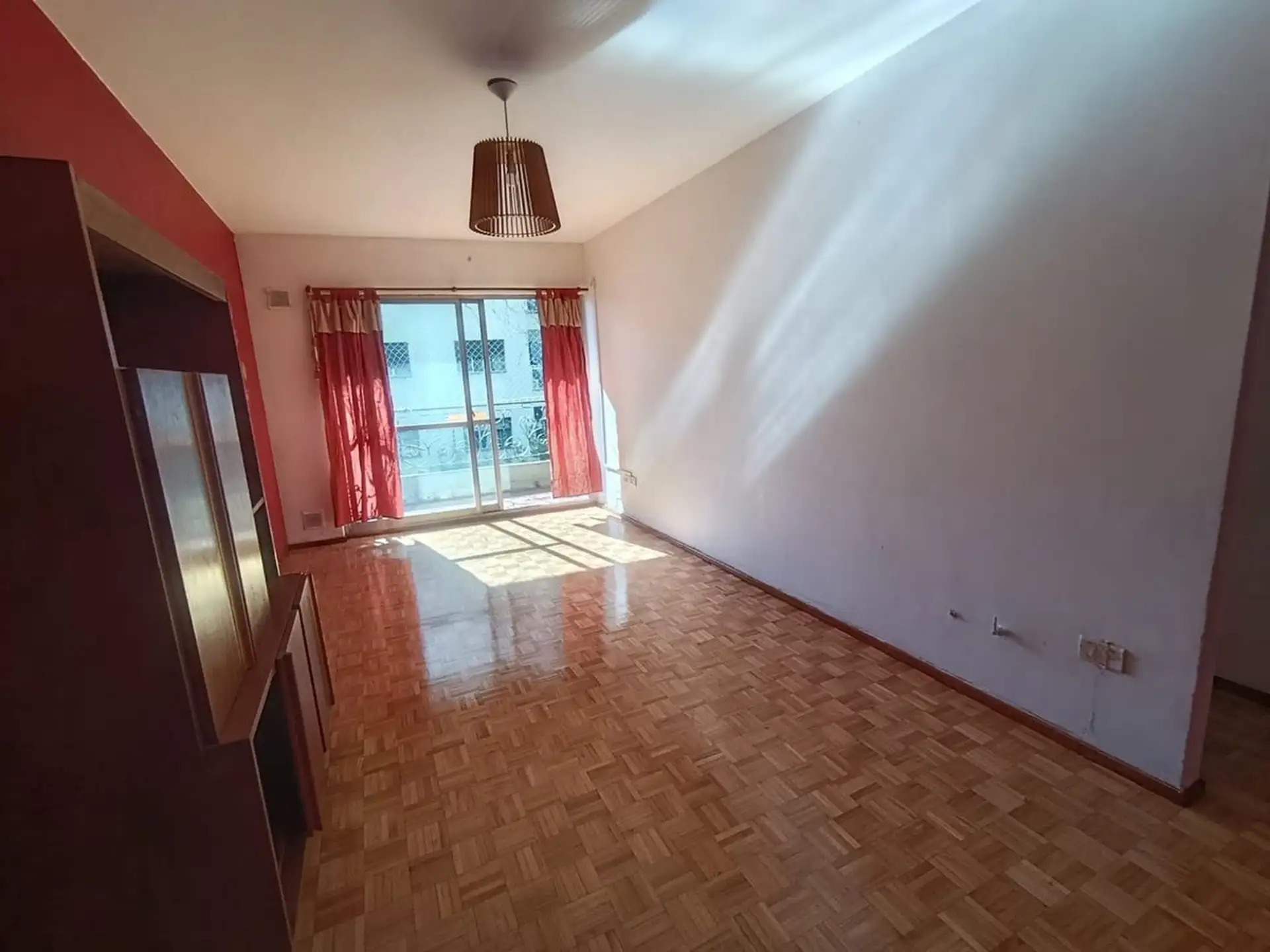 Departamento de 3 ambientes con cochera en Vélez Sarsfield