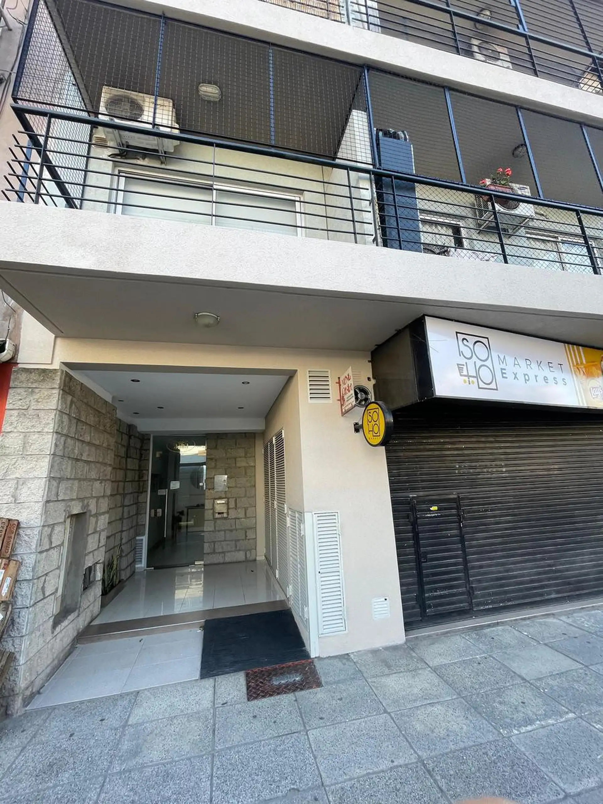 Monoambiente en alquiler en Monte Castro con balcón al contrafrente