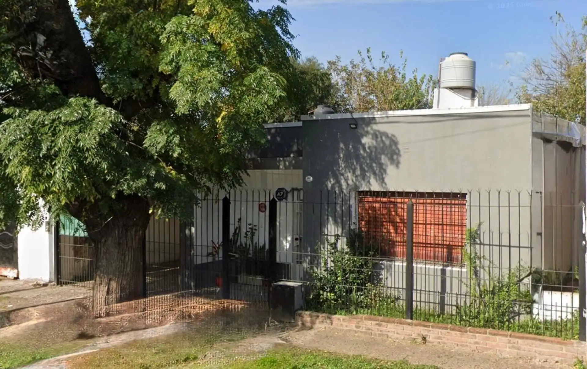 Casa de 2 dormitórios para alugar em José C. Paz