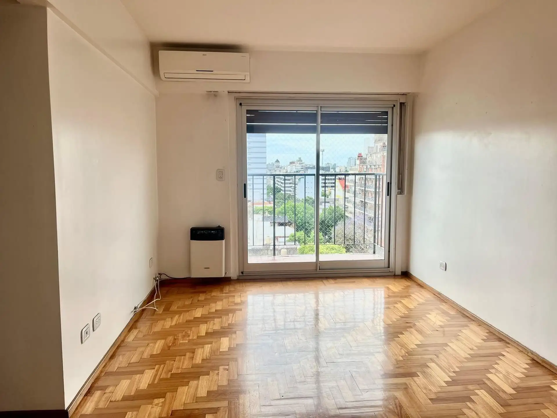 Departamento 3 ambientes con balcón al norte en Caballito