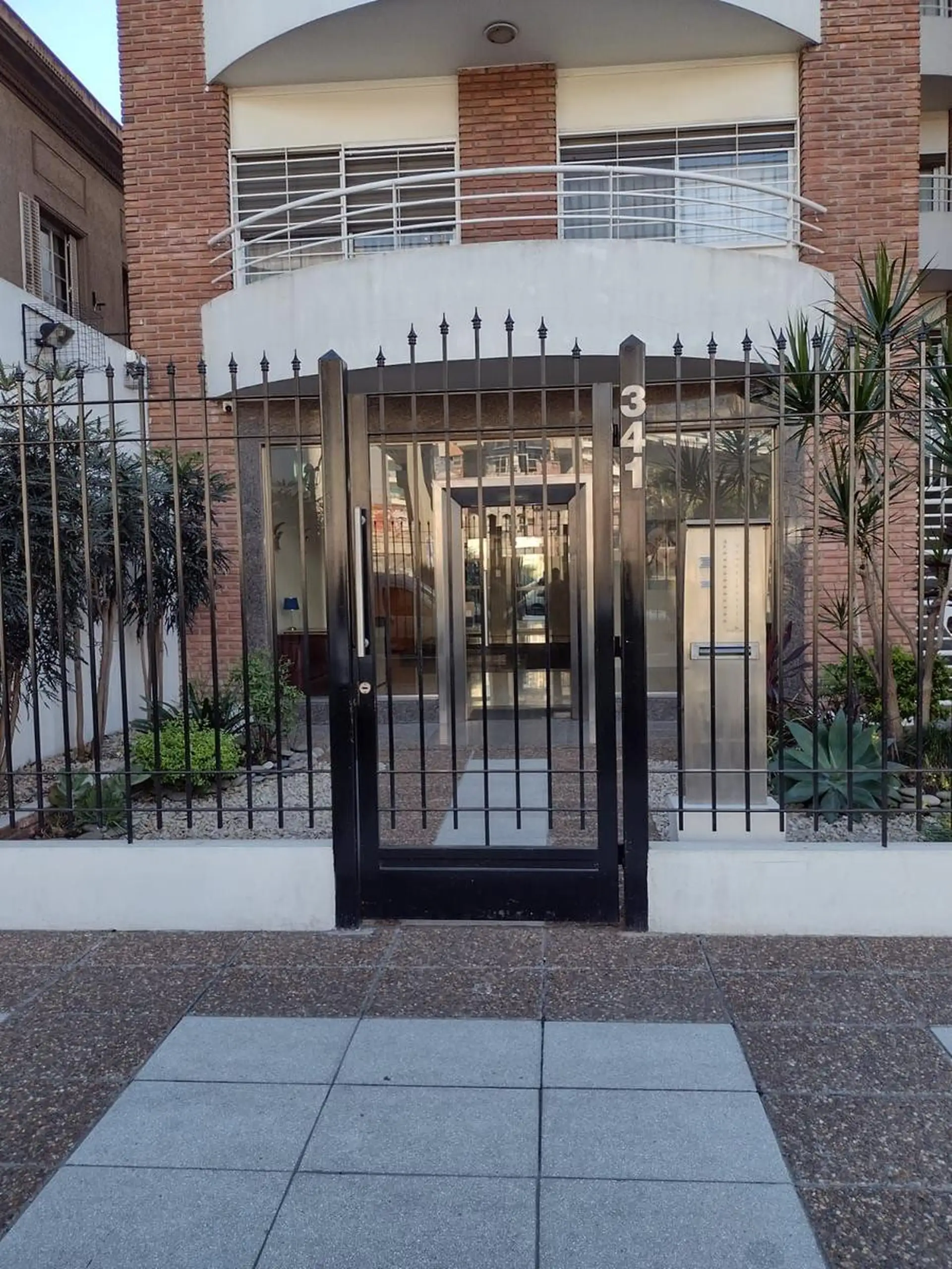 Departamento estudio con balcón terraza en Ramos Mejia