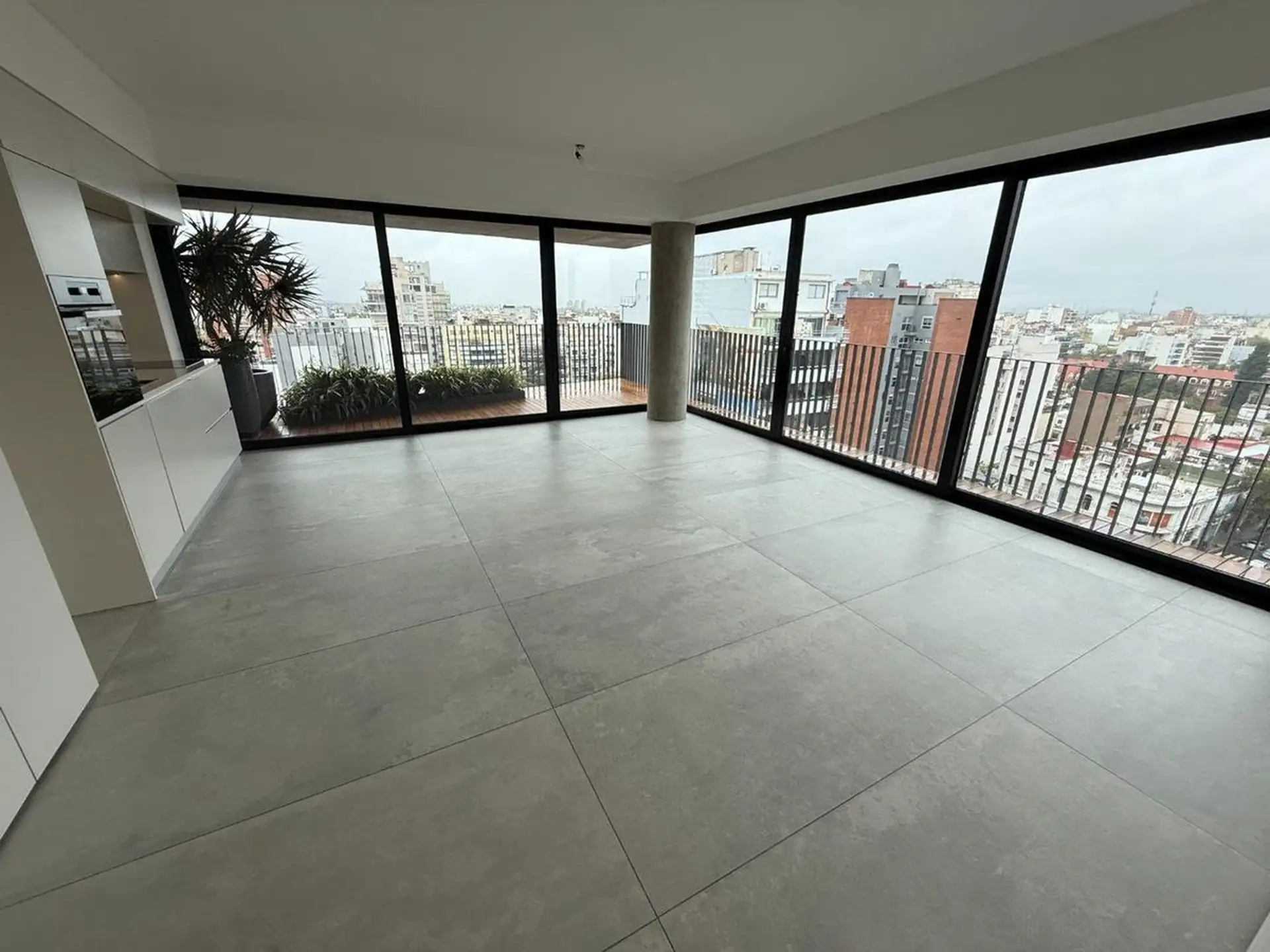 Departamento a estrenar con cochera en Flores