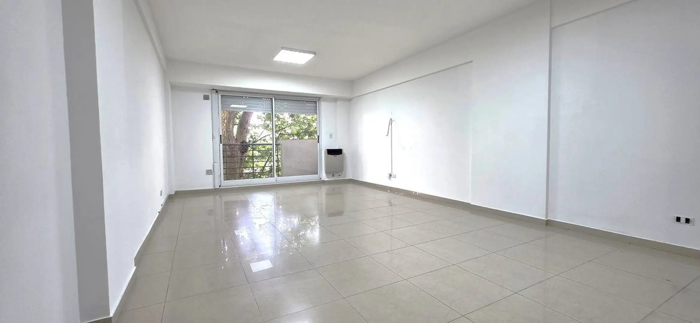 Monoambiente con balcón en Villa del Parque