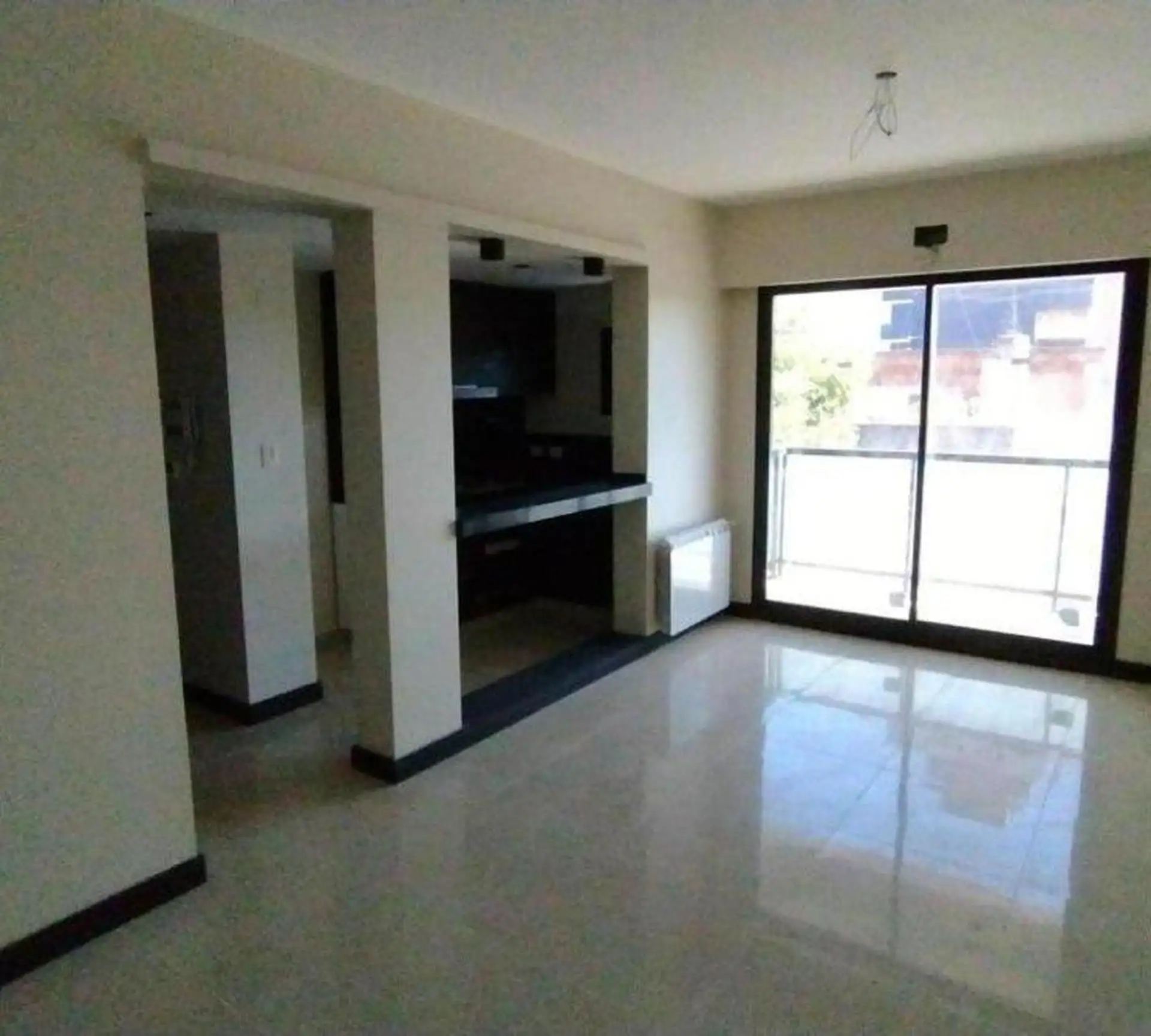 Departamento de 3 ambientes con cochera en Temperley