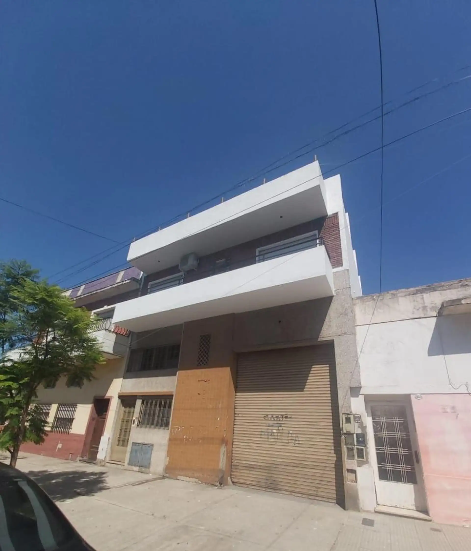 PH de 3 ambientes al frente en Flores