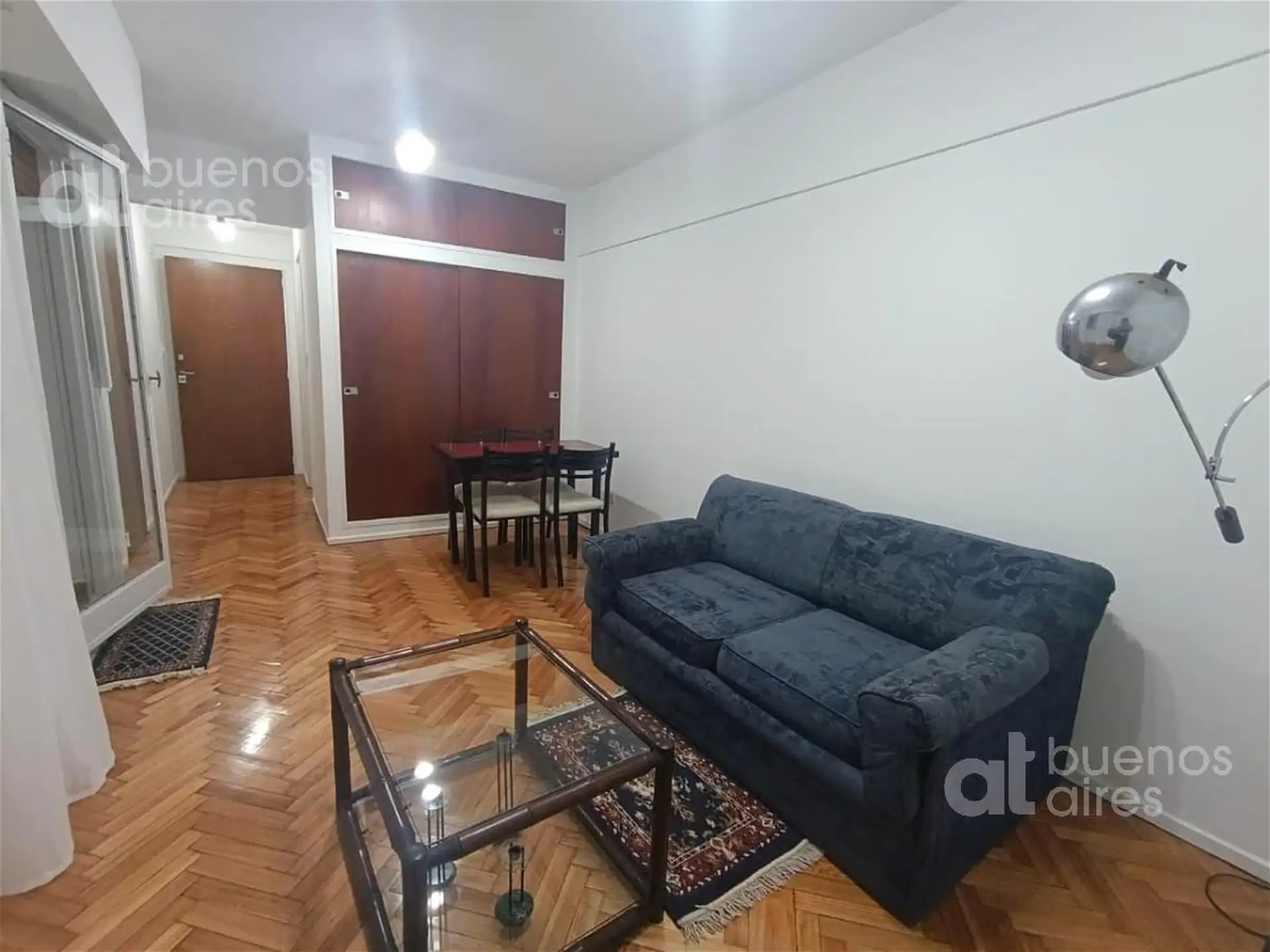 Kitnet mobiliada com pátio em San Telmo