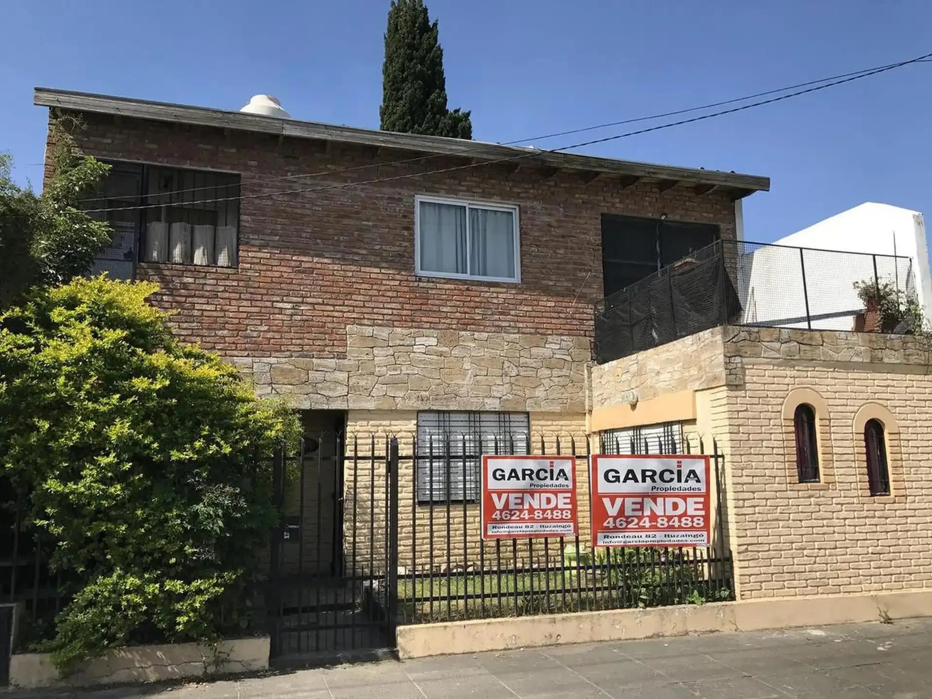 Casa térrea de 2 dormitórios em Ituzaingó