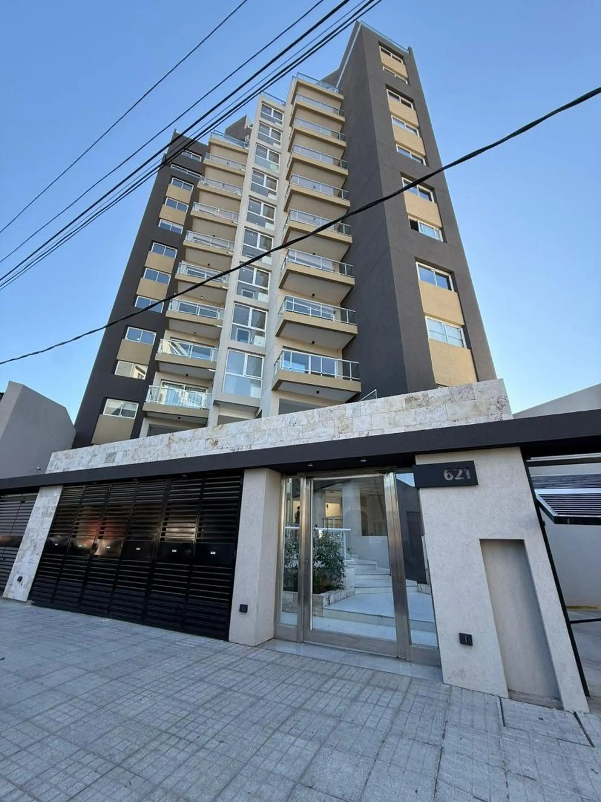 Apartamento novo de dois quartos em Lanús