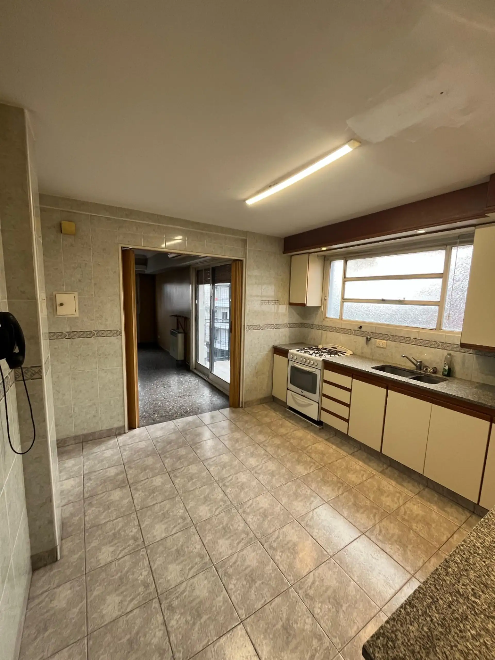 Departamento de 3 ambientes con 2 dormitorios en Caseros