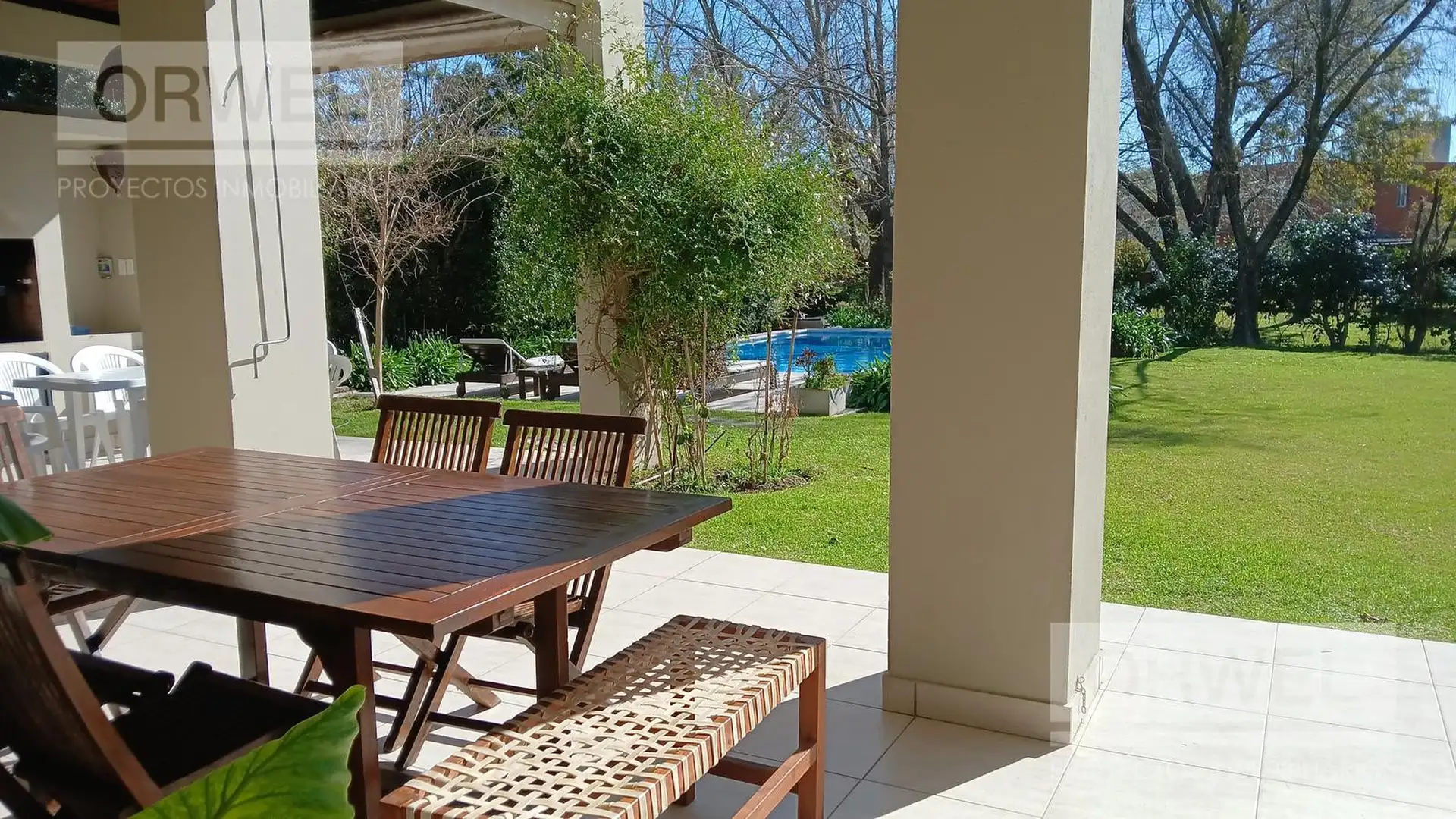 С мебелью дом с 4 спальнями в закрытом посёлке Santa Barbara, Tigre