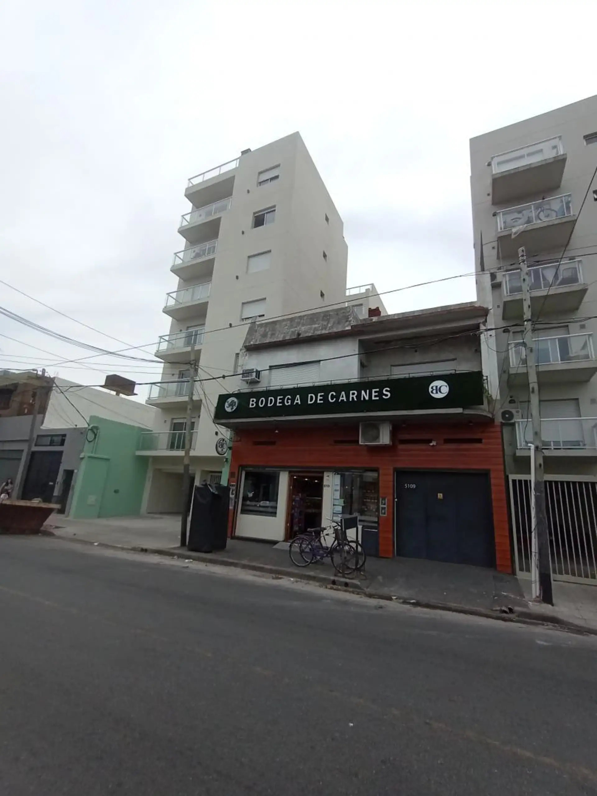 Квартира-студия в Caseros с парковочным местом