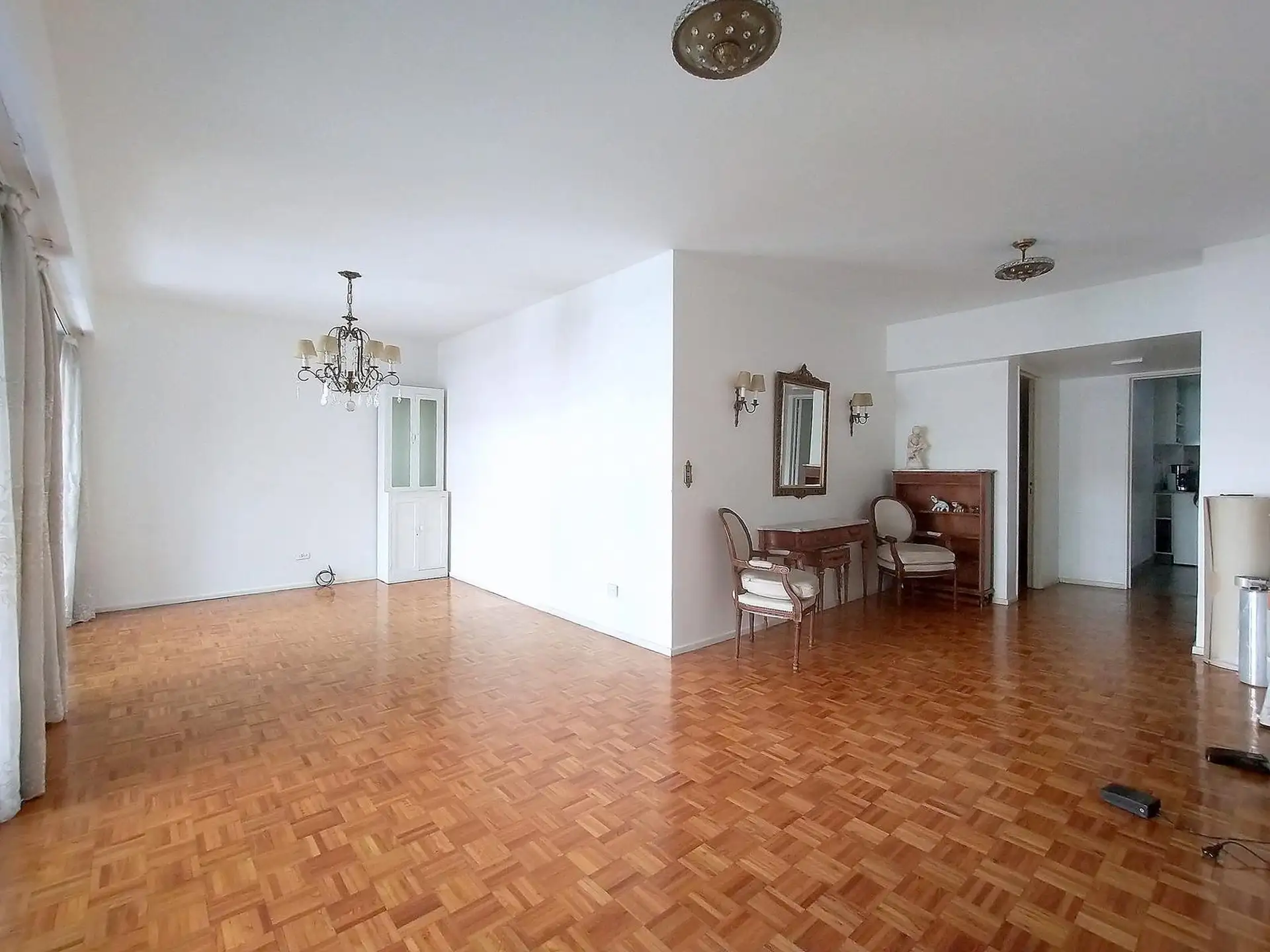 Three-bedroom half-floor apartment in Colegiales