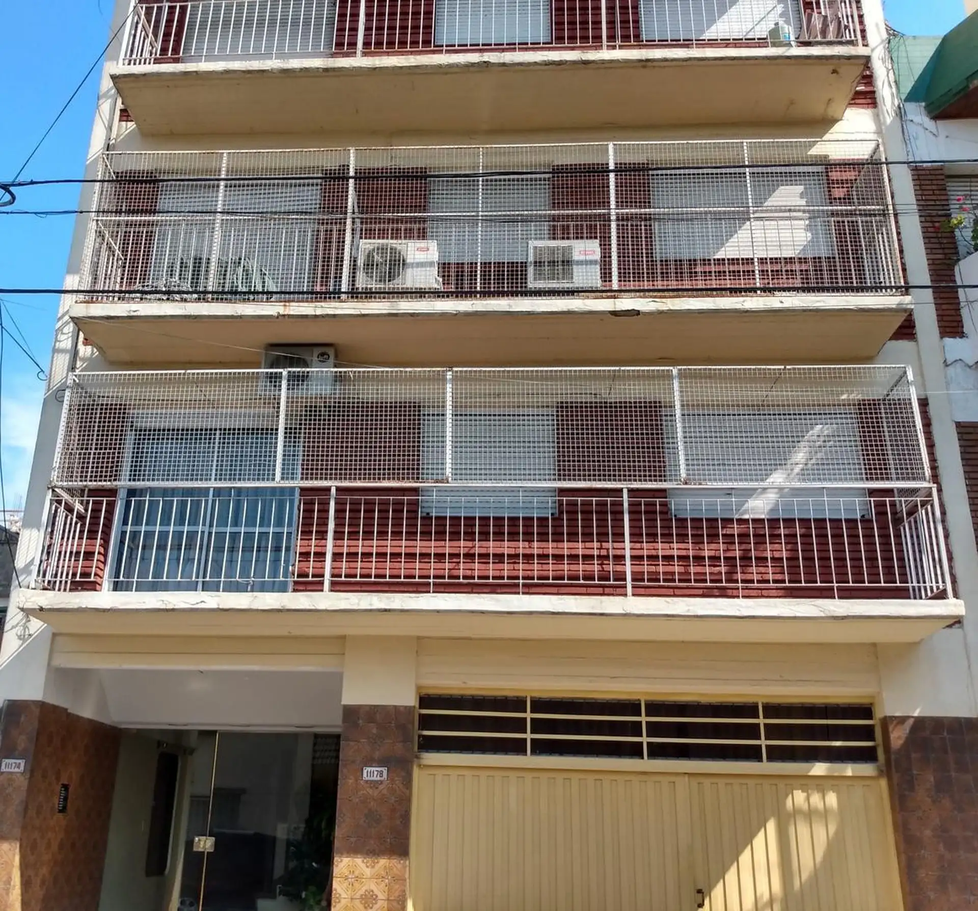 Квартира 3-комнатная в Liniers с мебелью