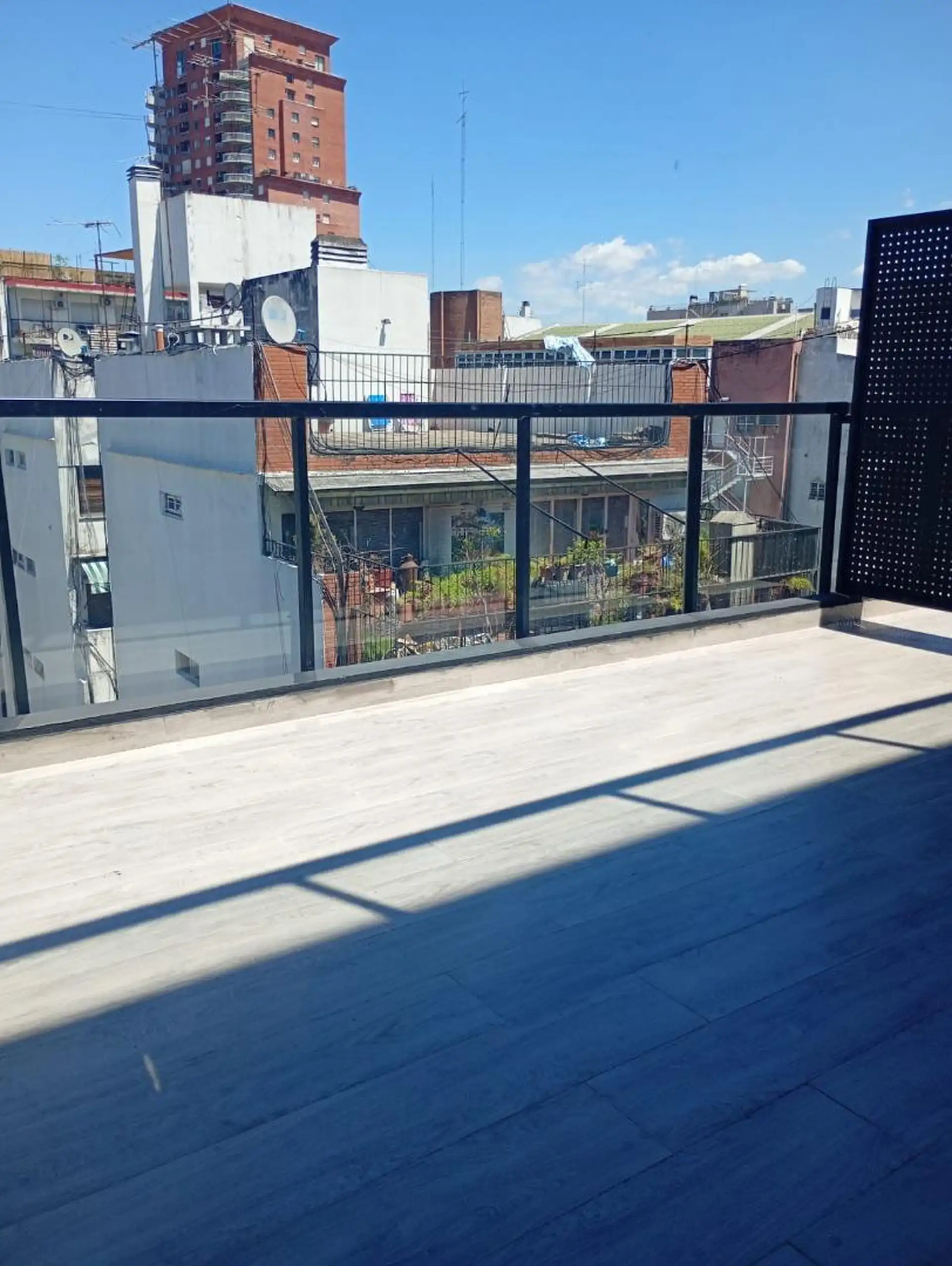 Kitnet novo com varanda e churrasqueira em Palermo