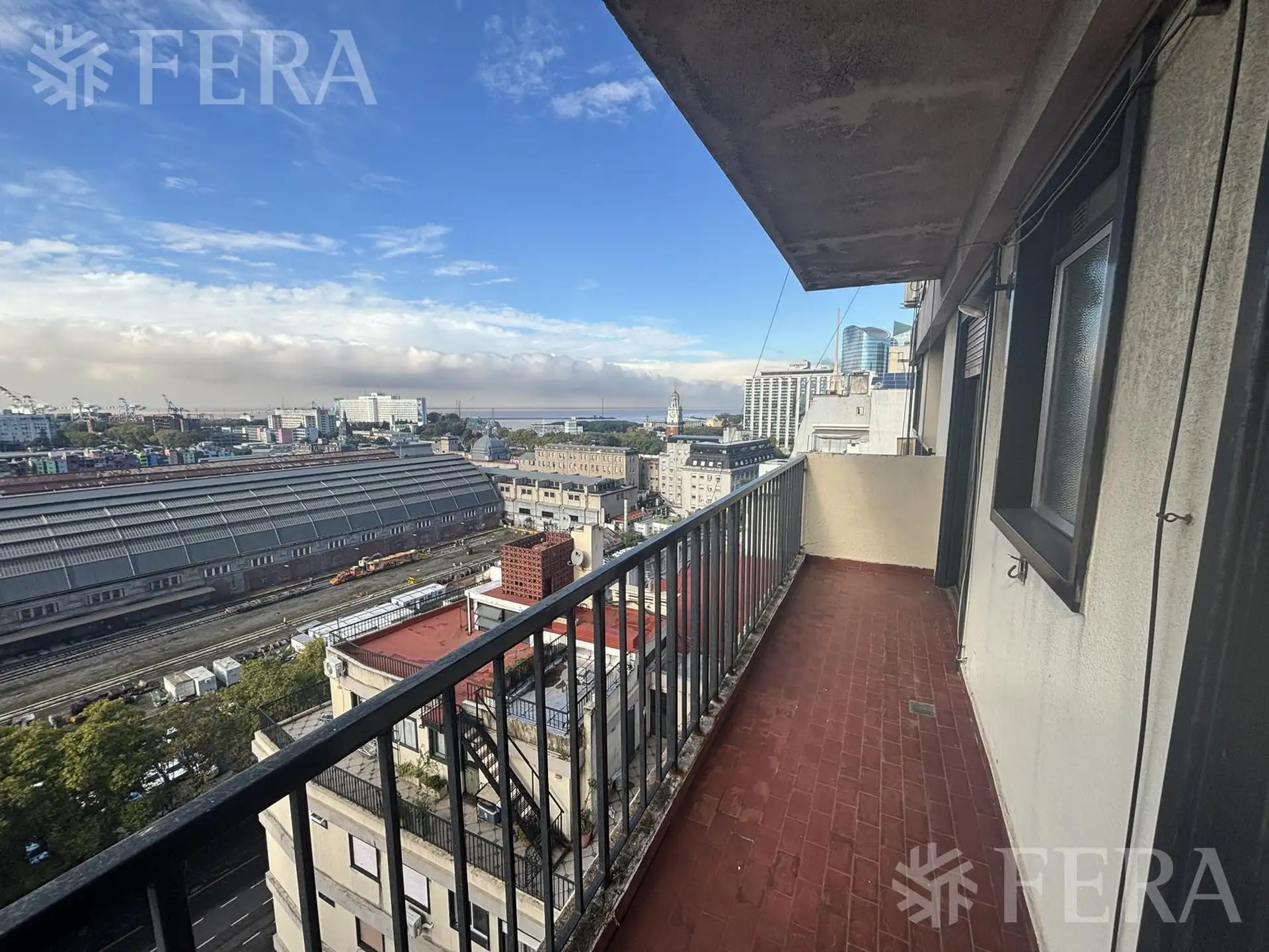 Apartamento de 2 ambientes com varanda em Retiro