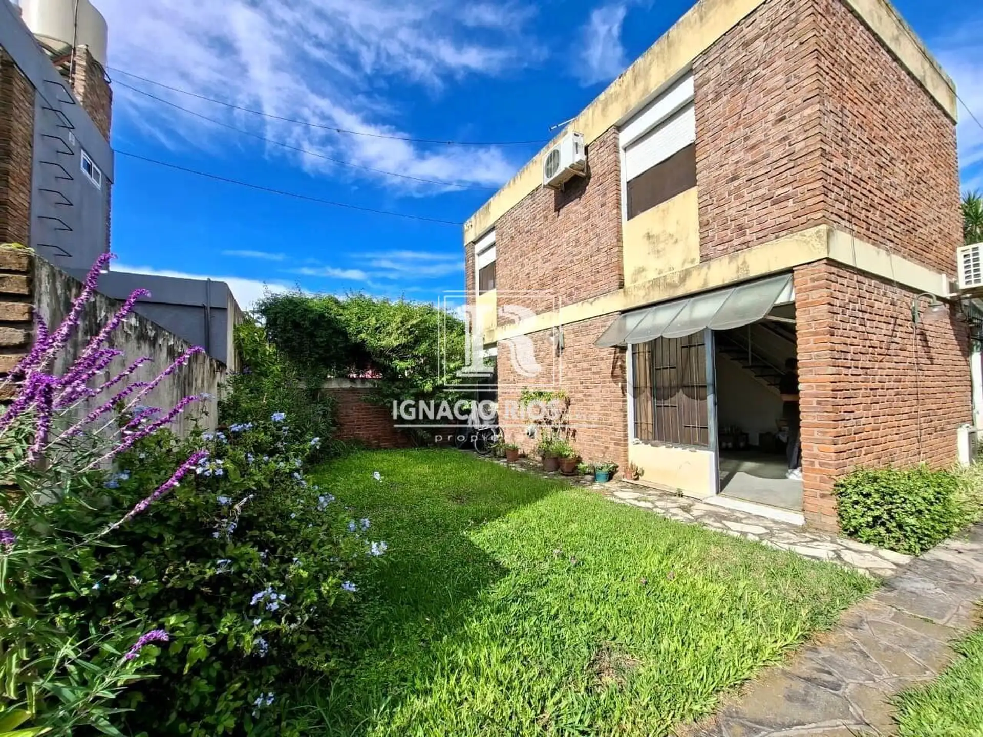 Two-bedroom PH house in Victoria