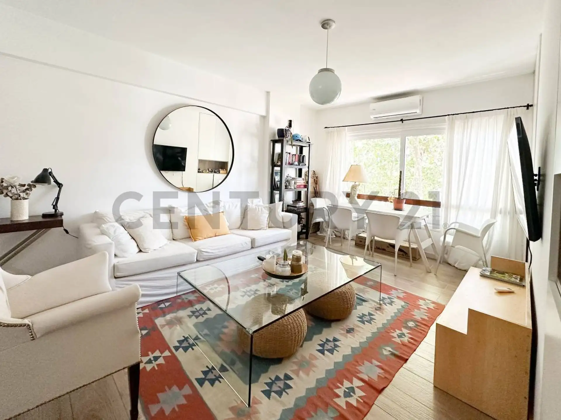 Two-bedroom renovated apartment in Olivos