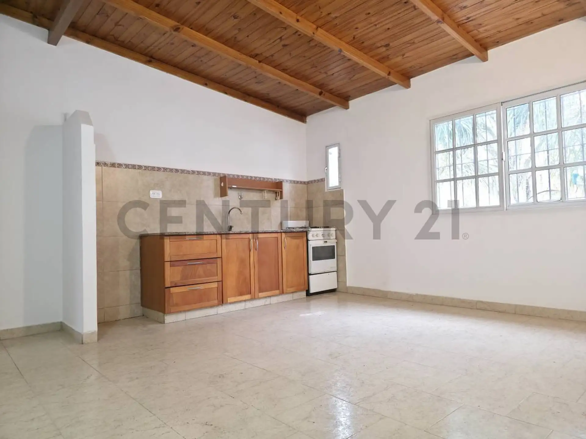 Departamento de 3 ambientes con patio en Martín Coronado