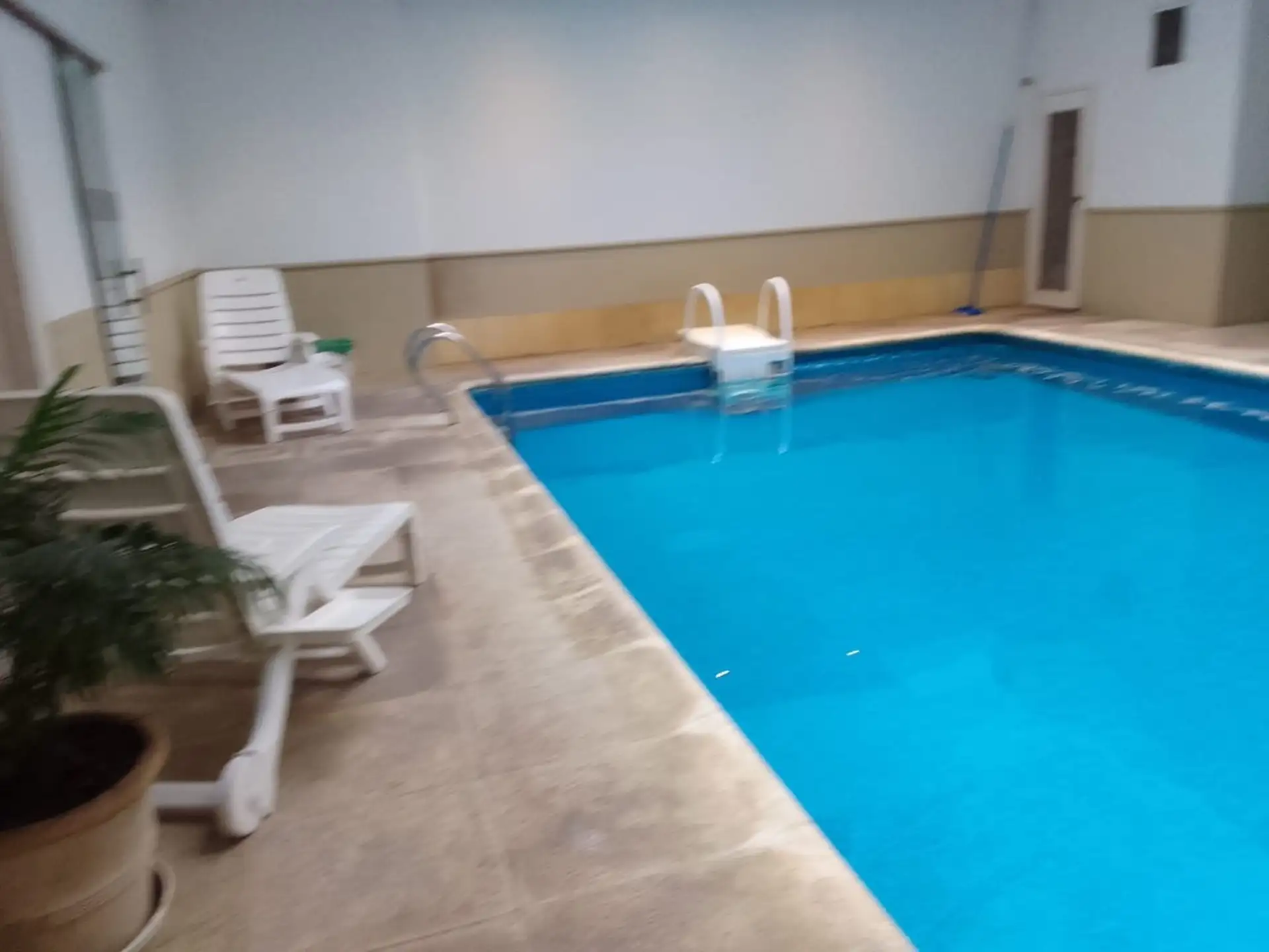 Apartamento de 3 dormitórios sem mobília em Retiro