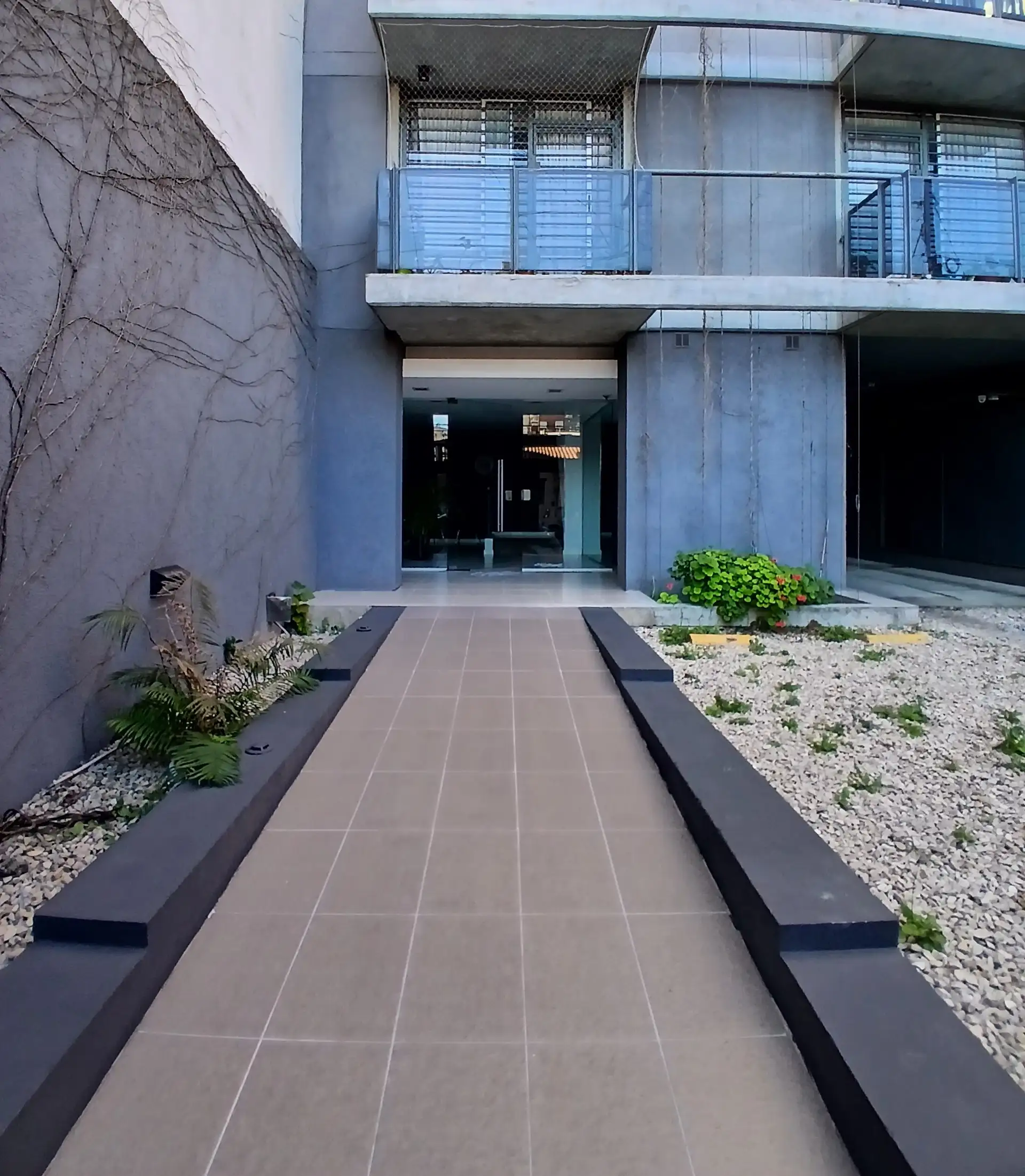 Apartamento de 2 ambientes com varanda em Morón Sur