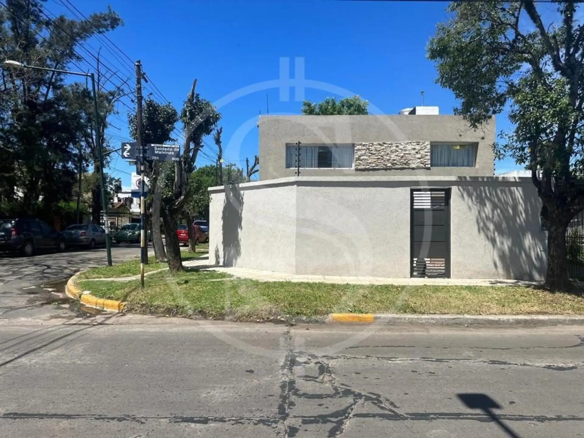 Casa en alquiler con 2 dormitorios en Villa Adelina