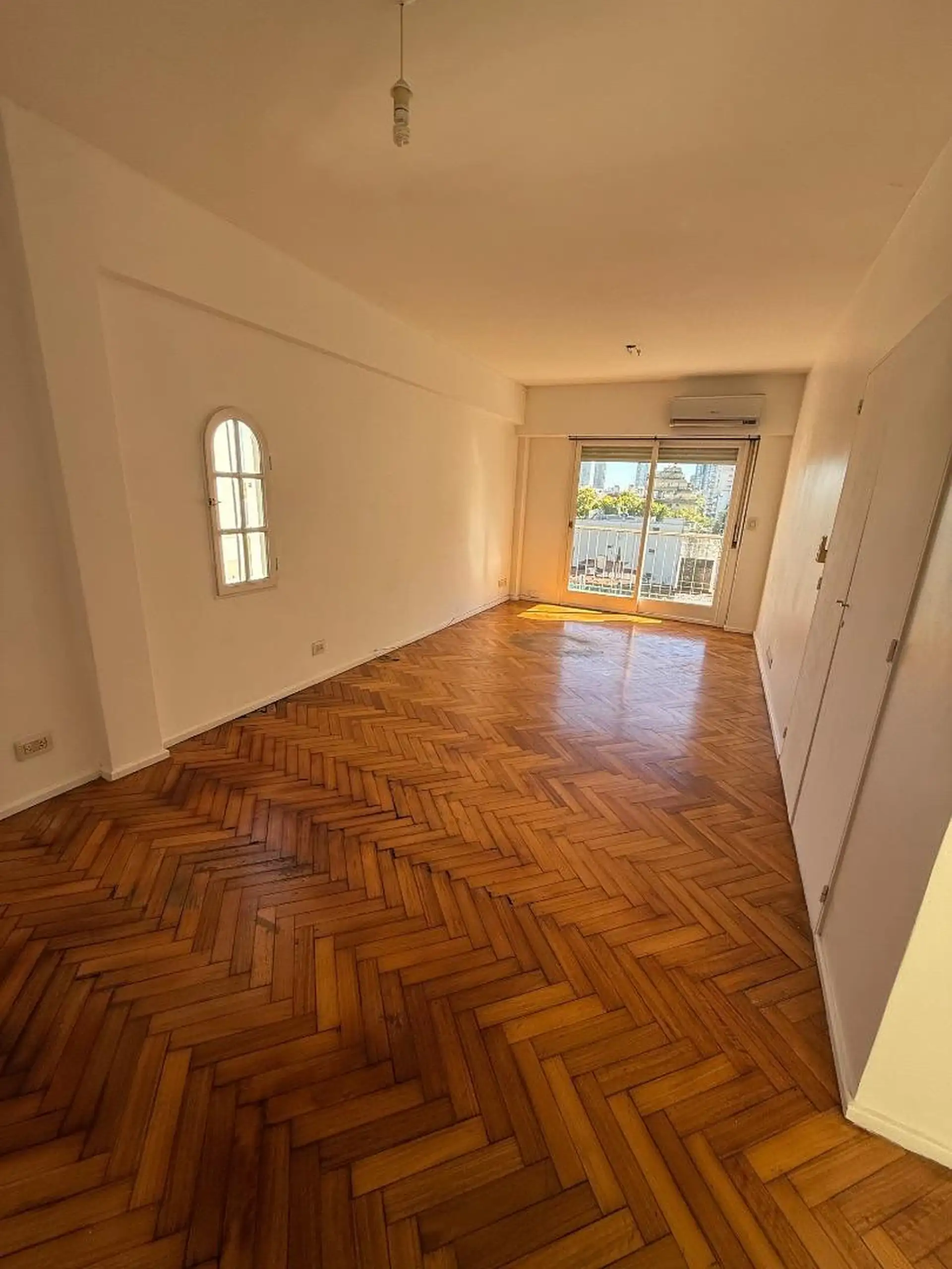 Kitnet com varanda em Palermo