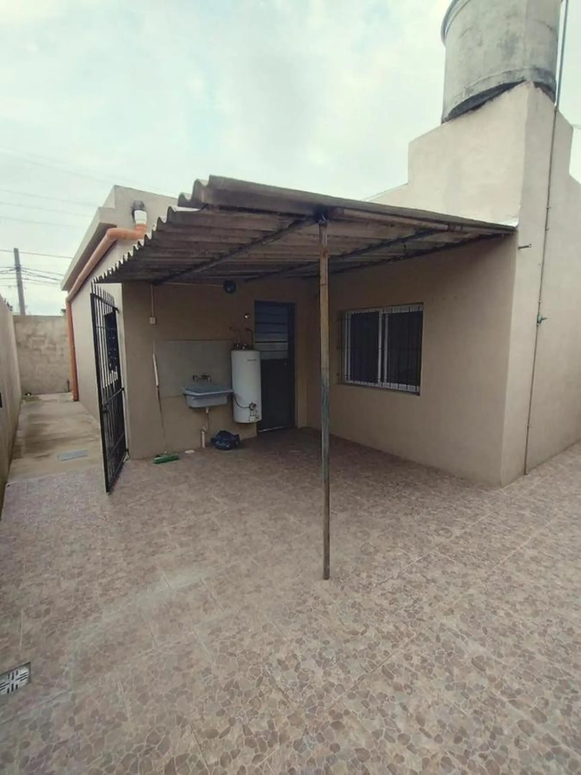 Casa de 2 quartos para alugar em Morón