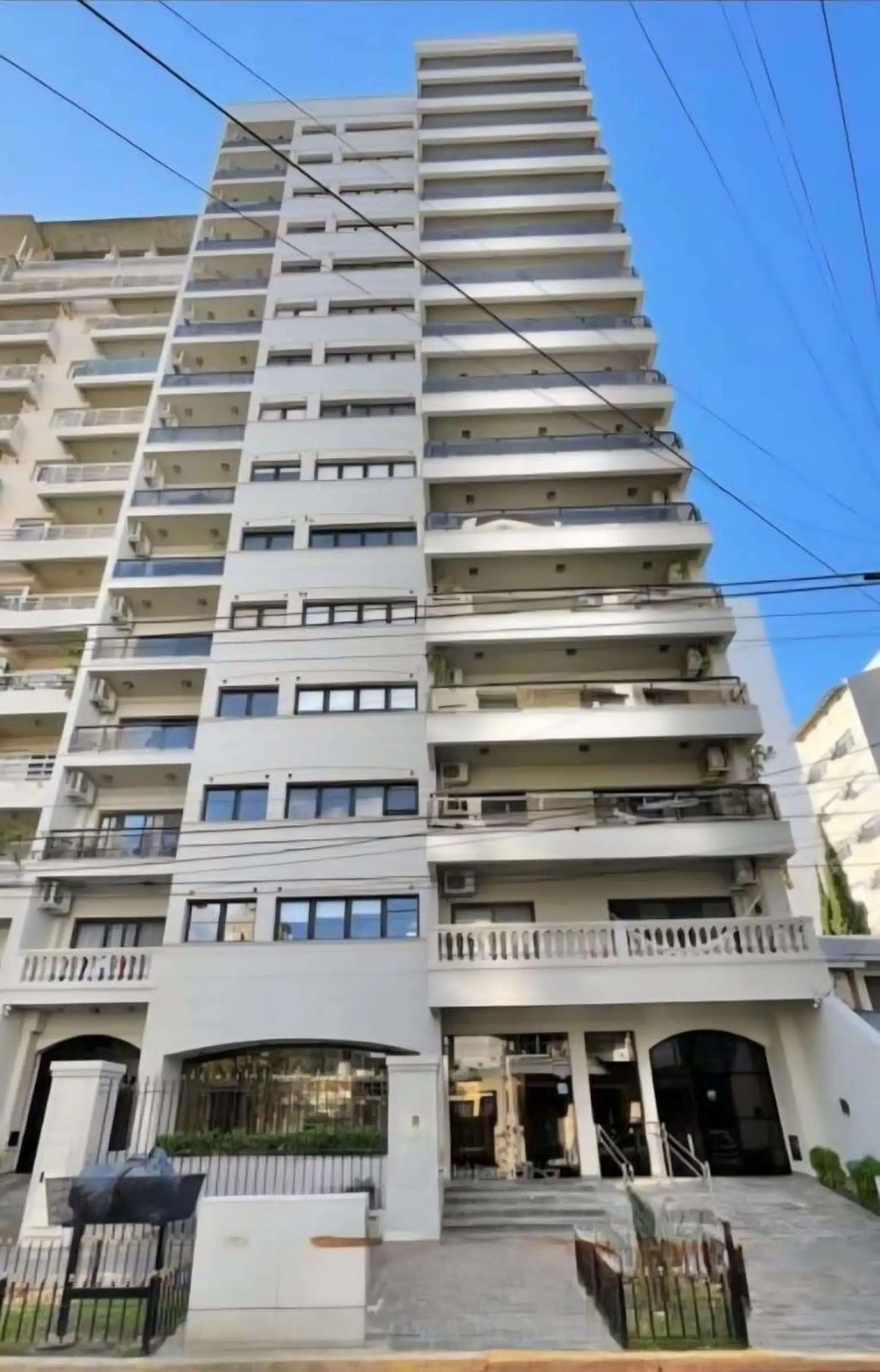 Three-room apartment with parking in Banfield