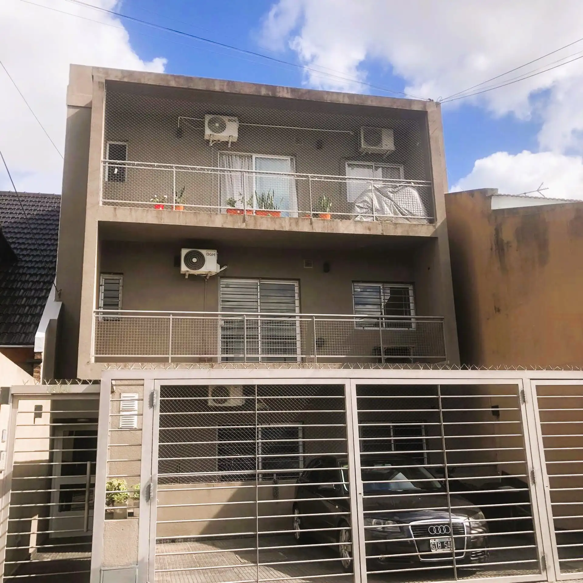 Departamento monoambiente con balcón en Villa Real