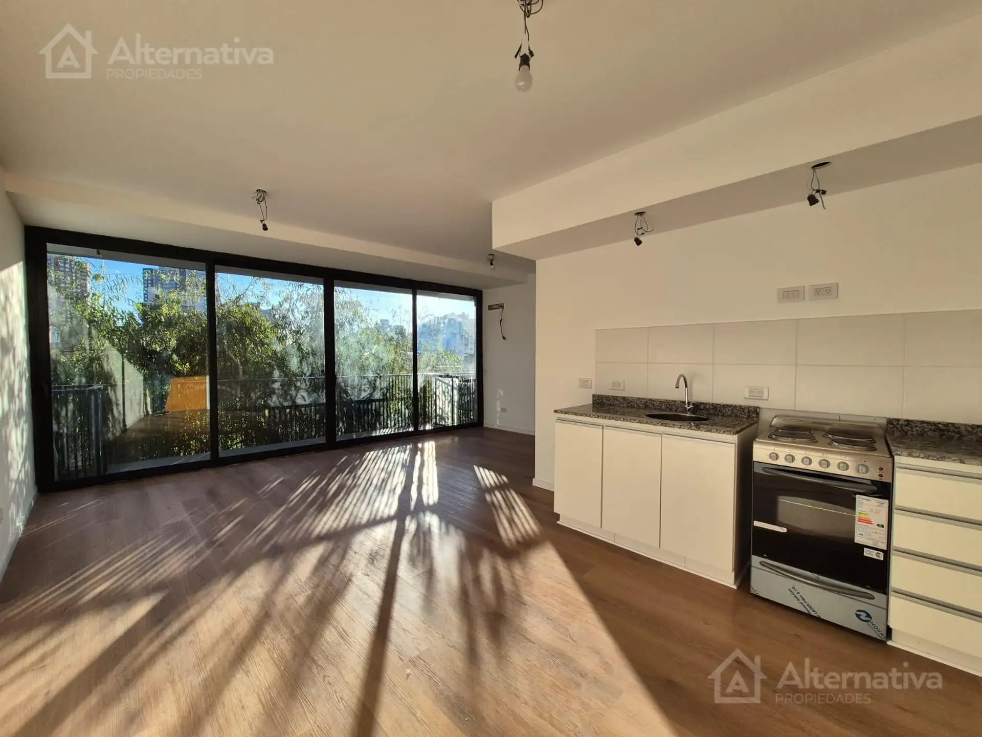 Monoambiente con balcón en San Cristóbal