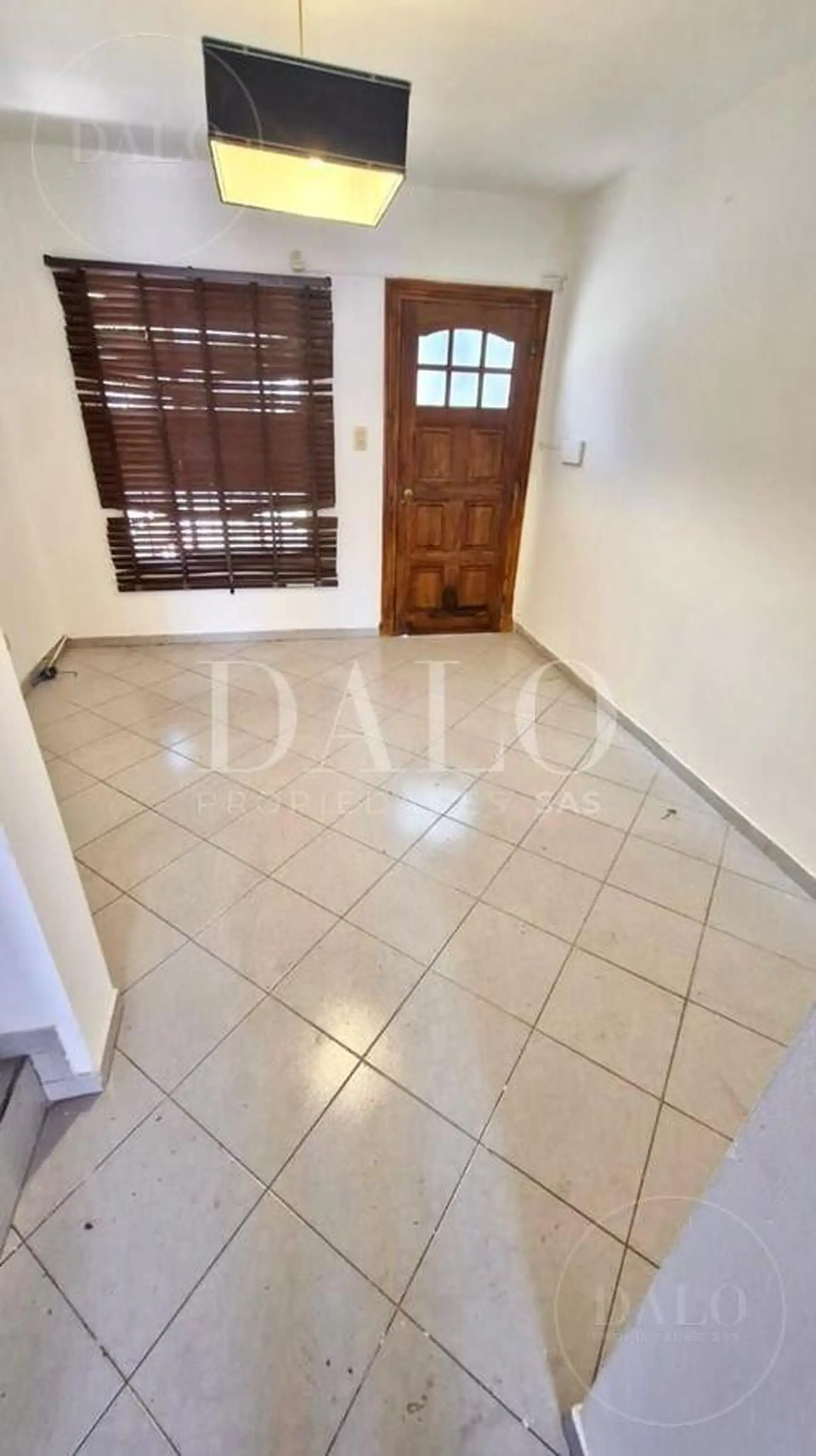 Three-bedroom triplex house in Quilmes