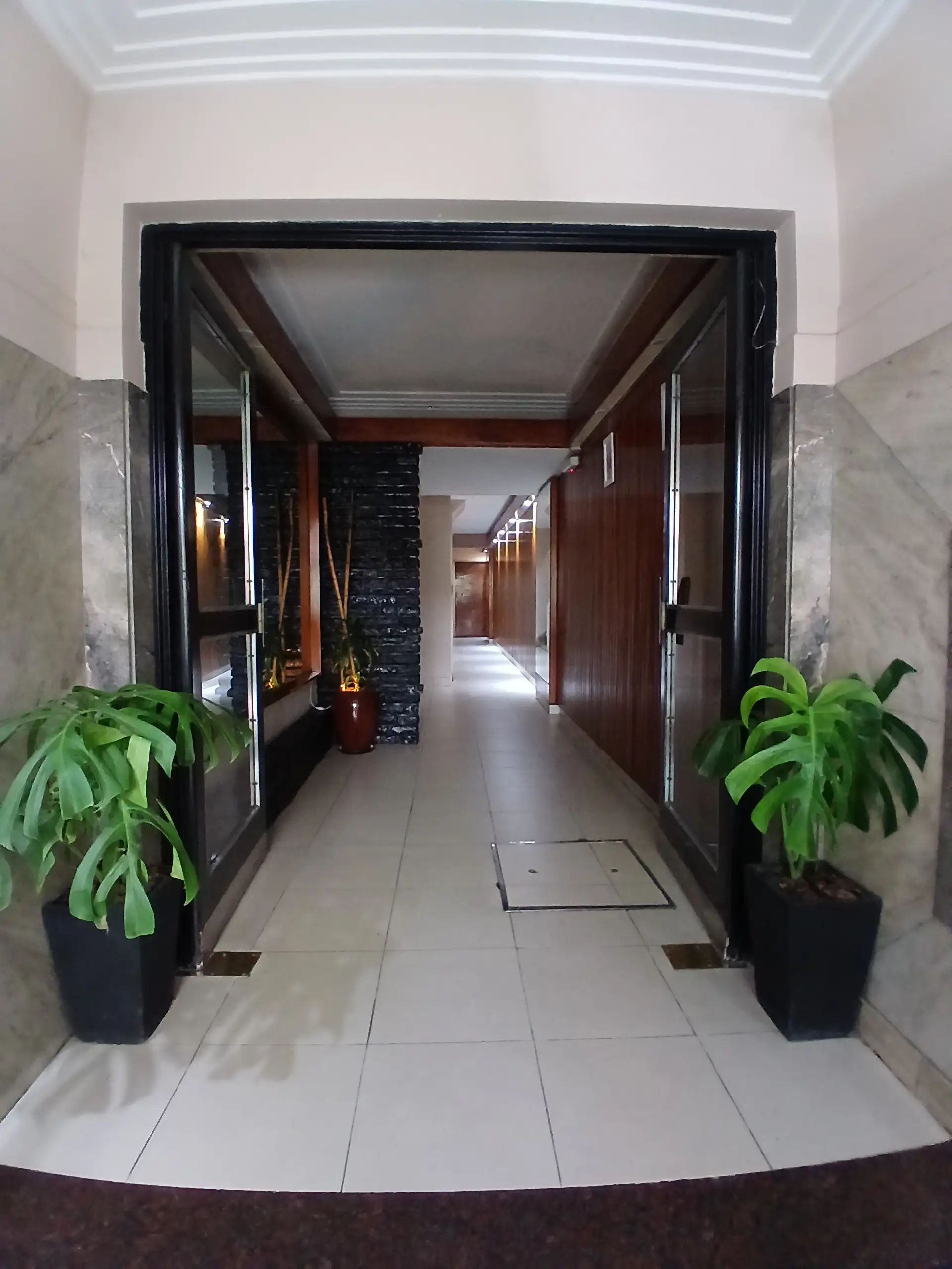 Apartamento de três dormitórios na Floresta