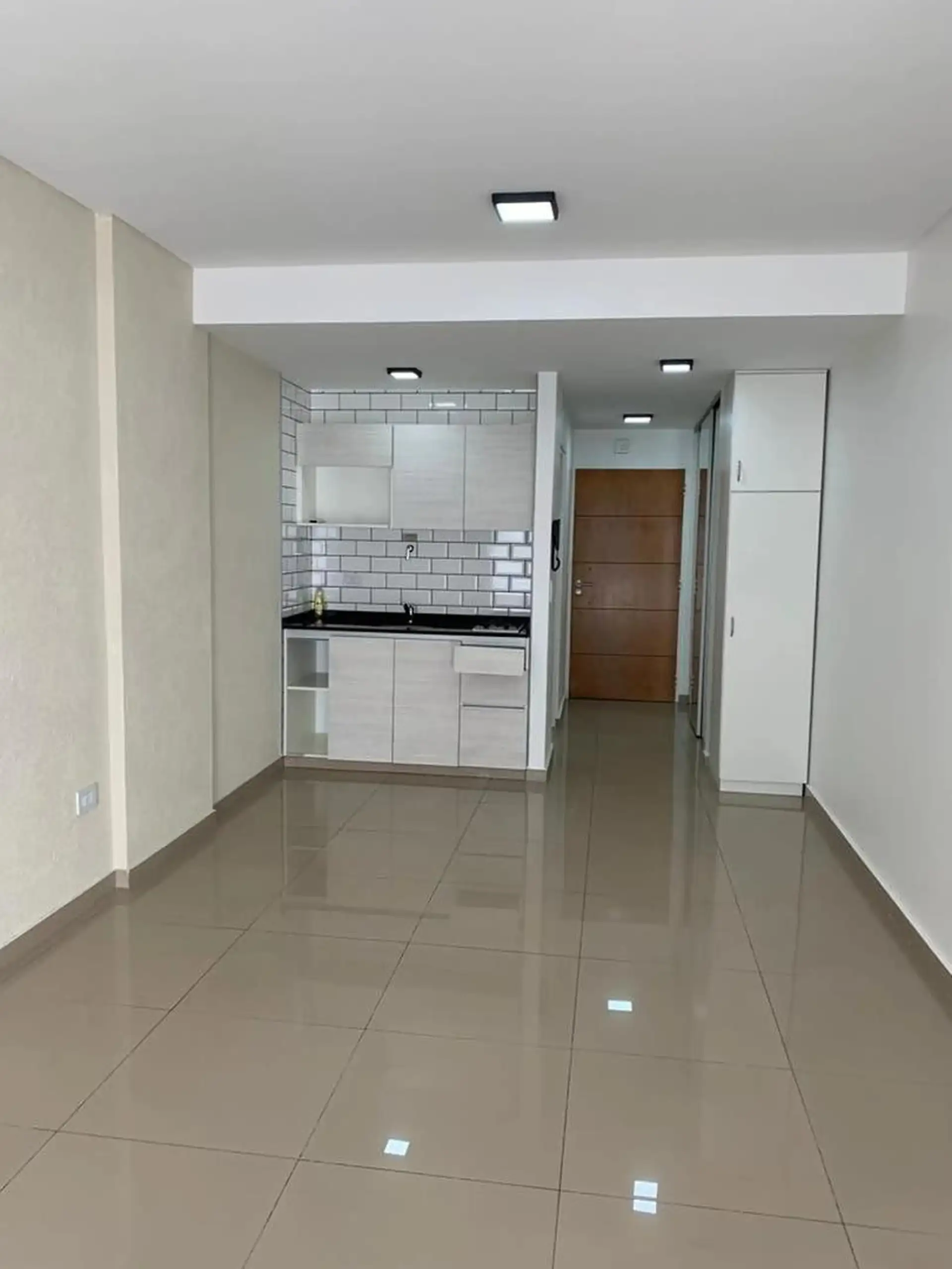 Studio apartment with patio in Flores