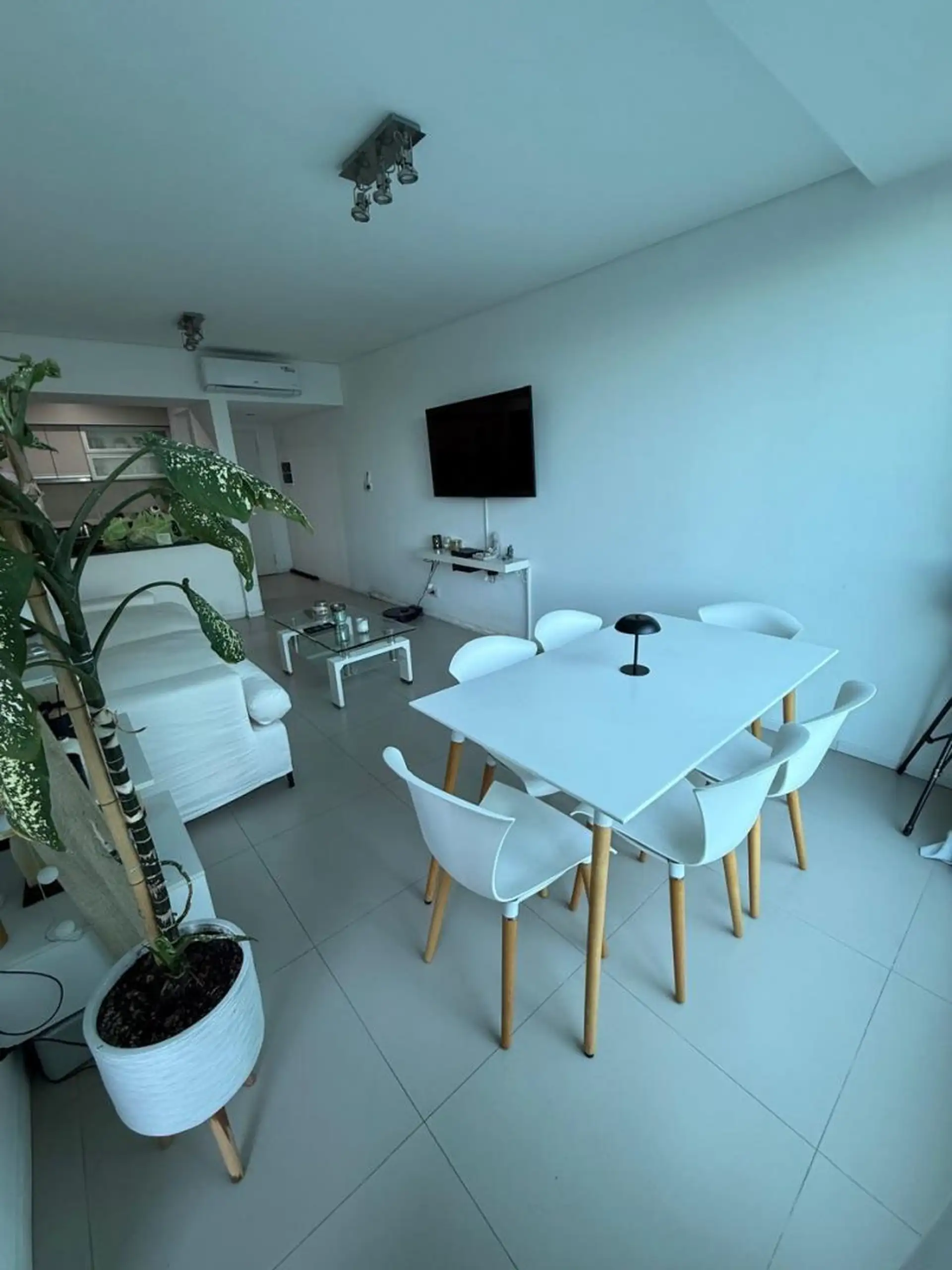 Departamento de 3 ambientes con cochera en Vicente López