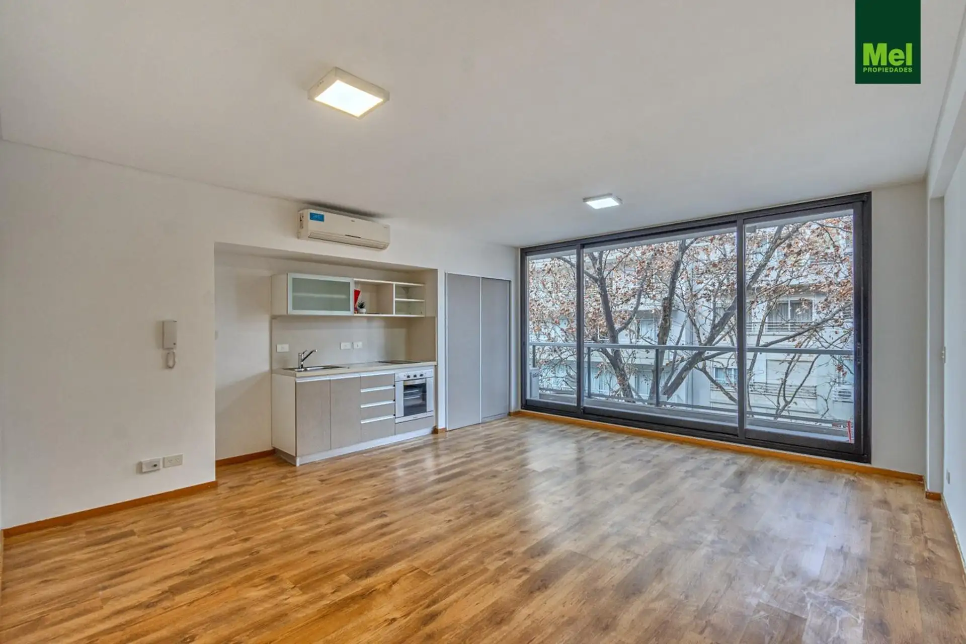 Kitnet mobiliado em Belgrano com varanda