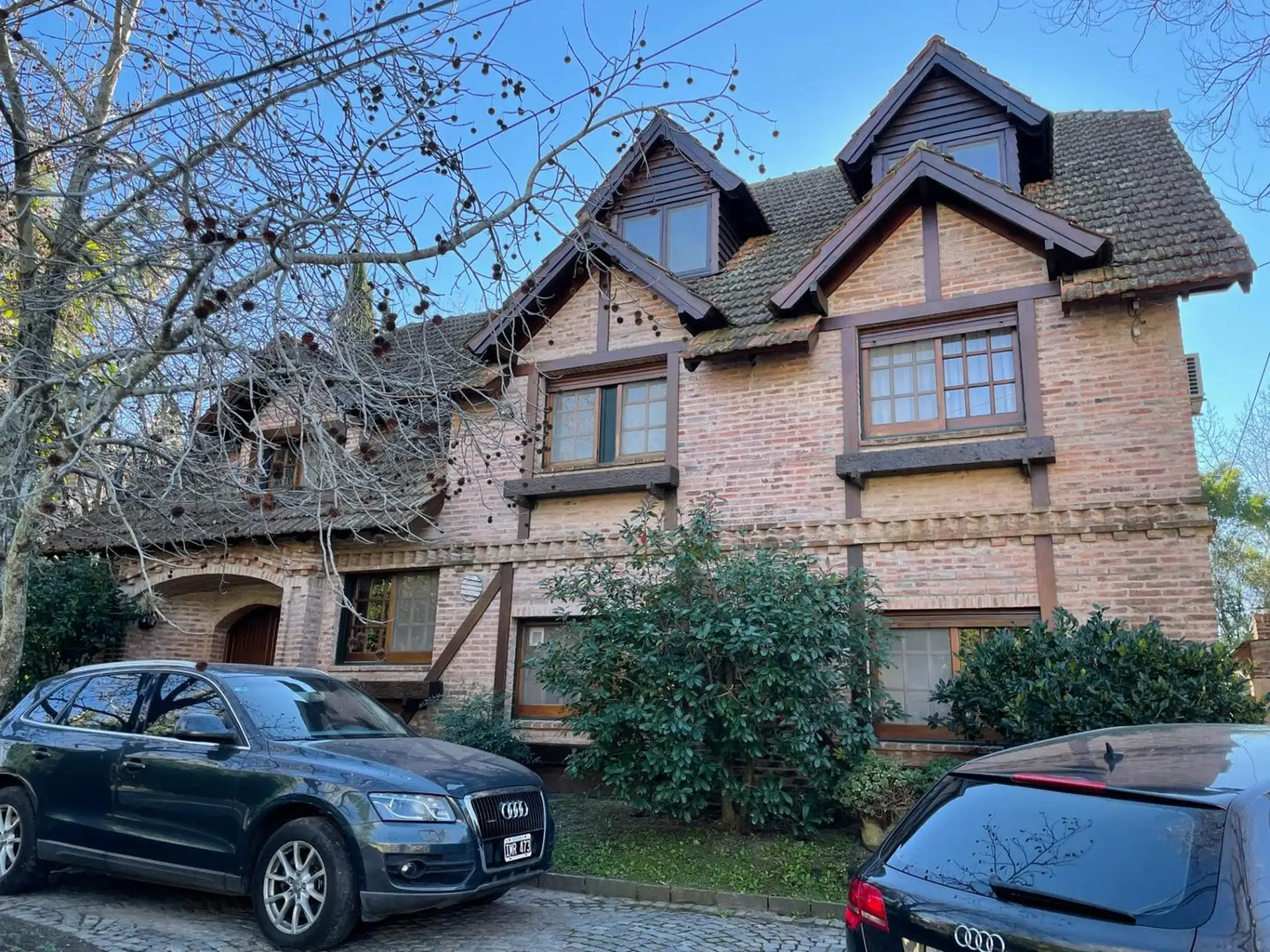 Casa de 4 dormitórios em Beccar