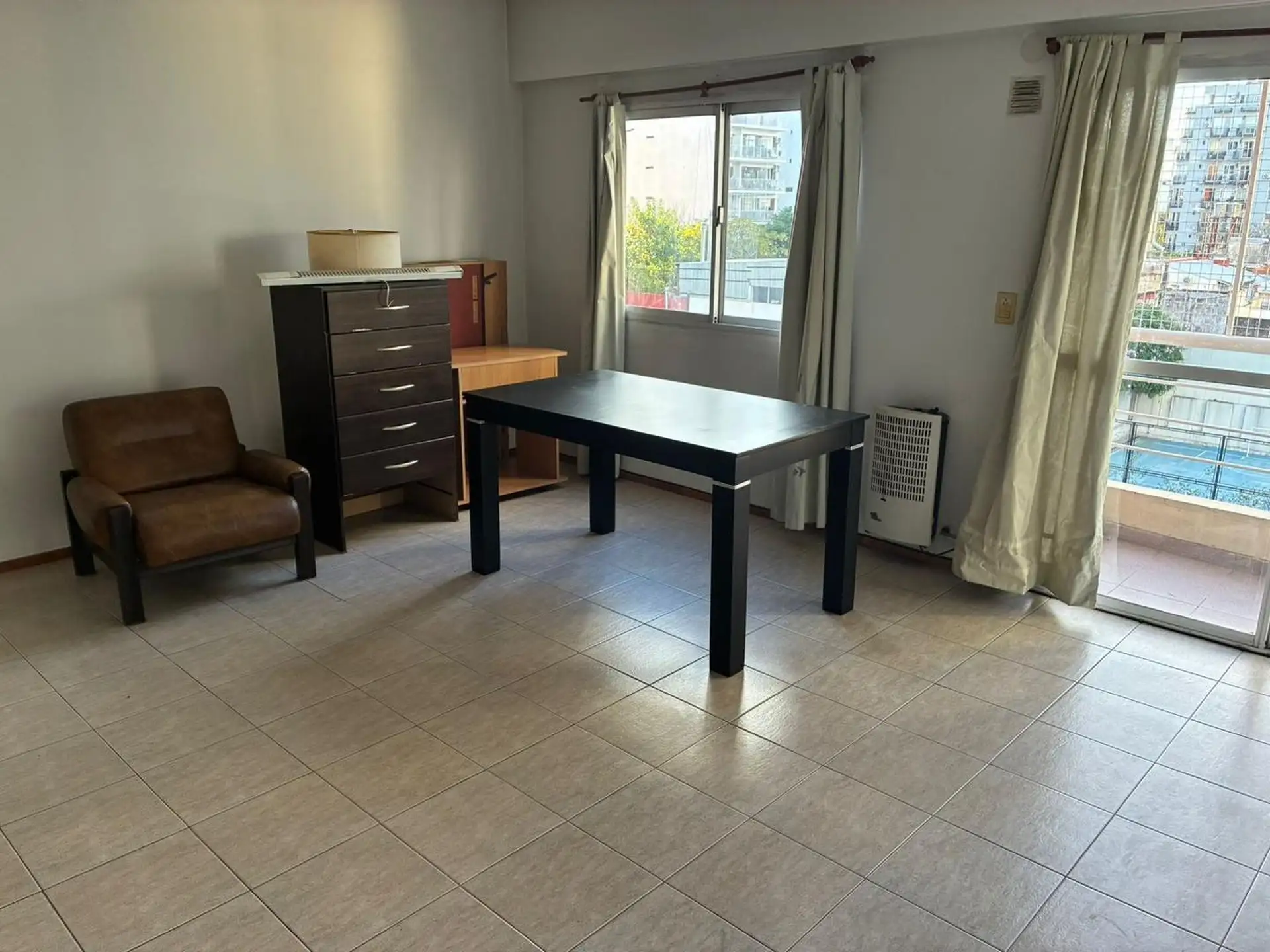 Monoambiente con balcón al contrafrente en Parque Chacabuco