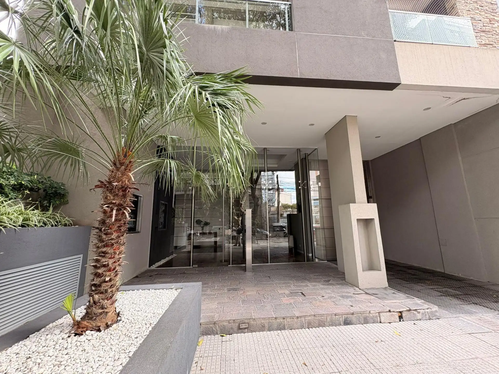 Полуэтажная квартира с 2 спальнями в Lanús Oeste