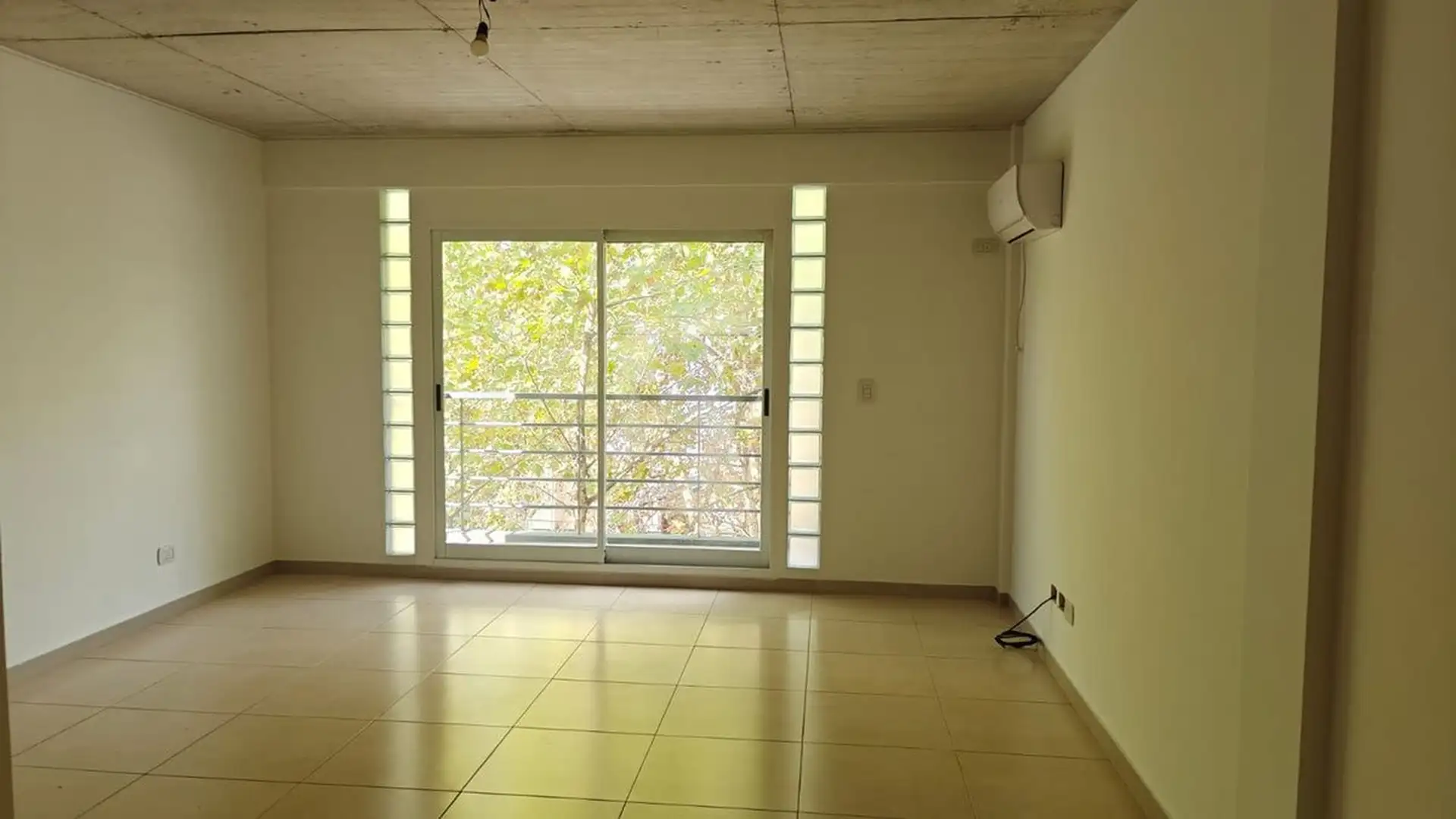 Unfurnished studio with balcony in Agronomía