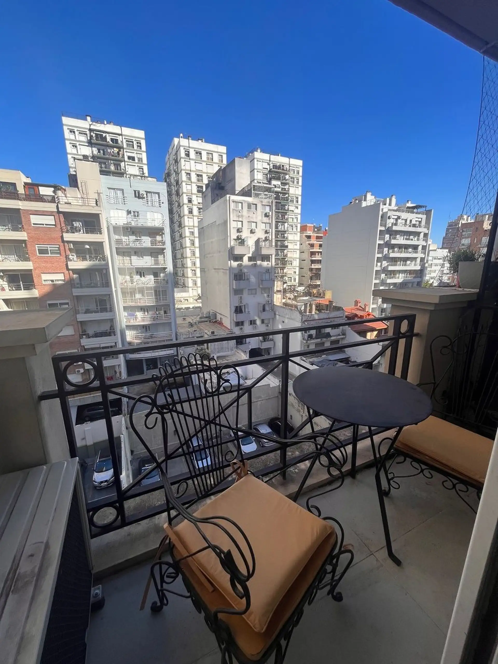 С меблированной квартирой с 1 спальней в Núñez