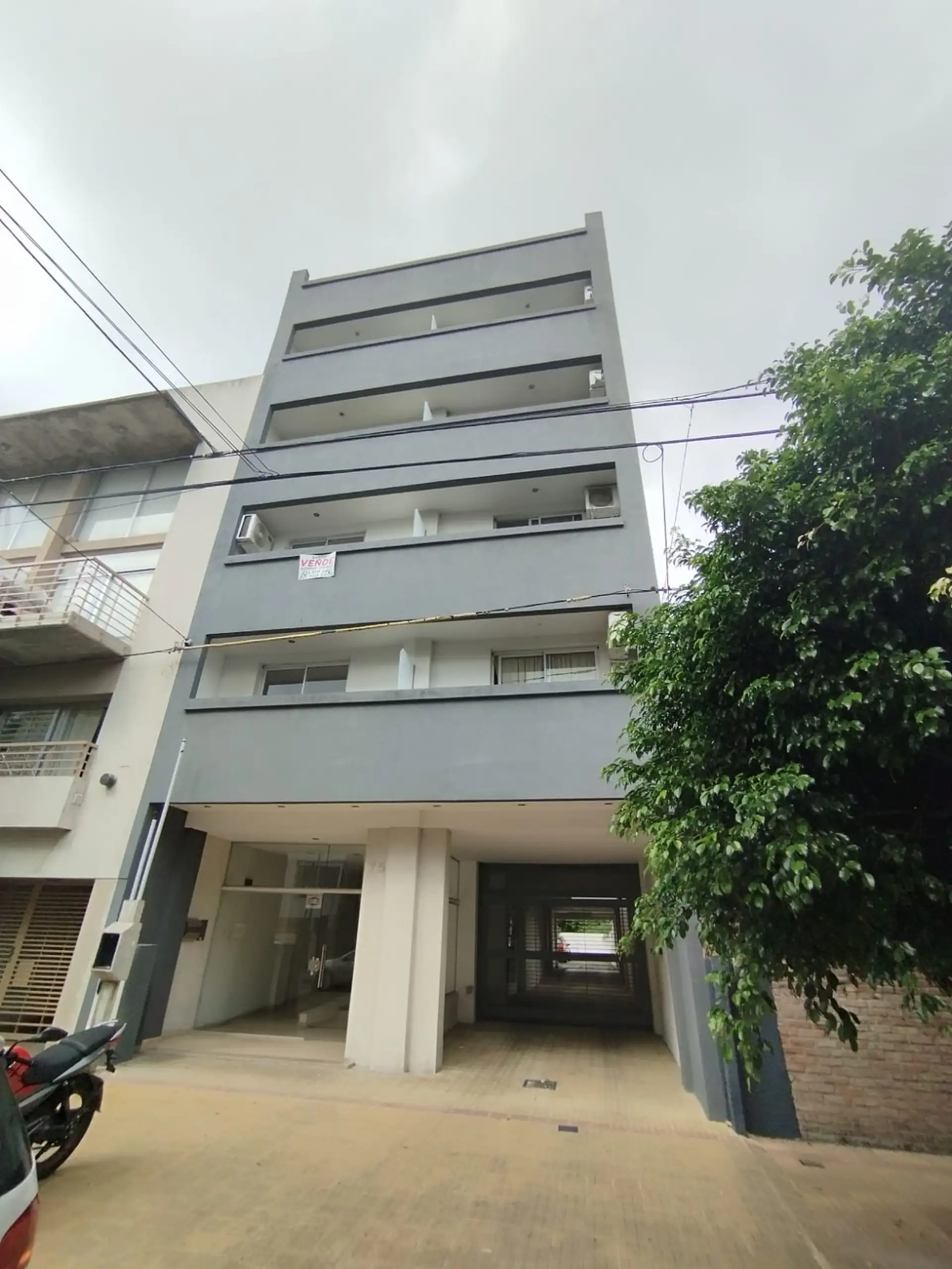 Departamento de 2 ambientes con cochera en La Plata