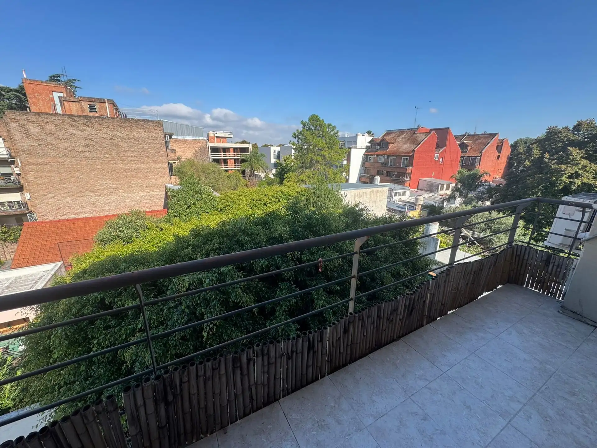 Departamento en Alquiler en San Isidro Vias / Rolon, San Isidro
