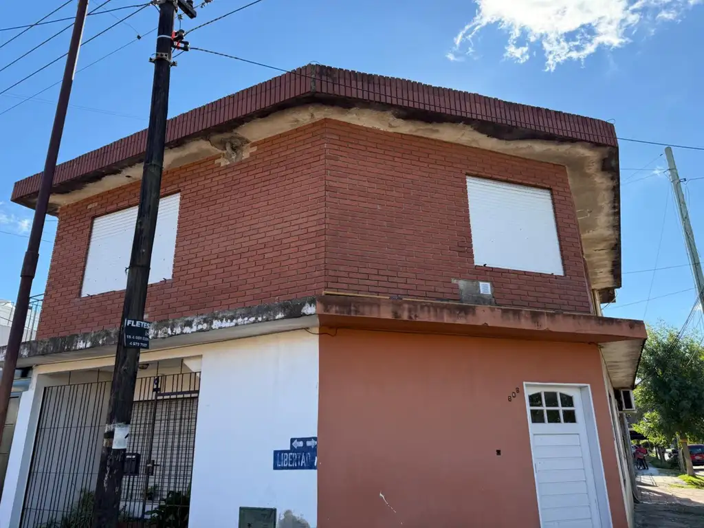 2 dormitorios, lavadero y bañera