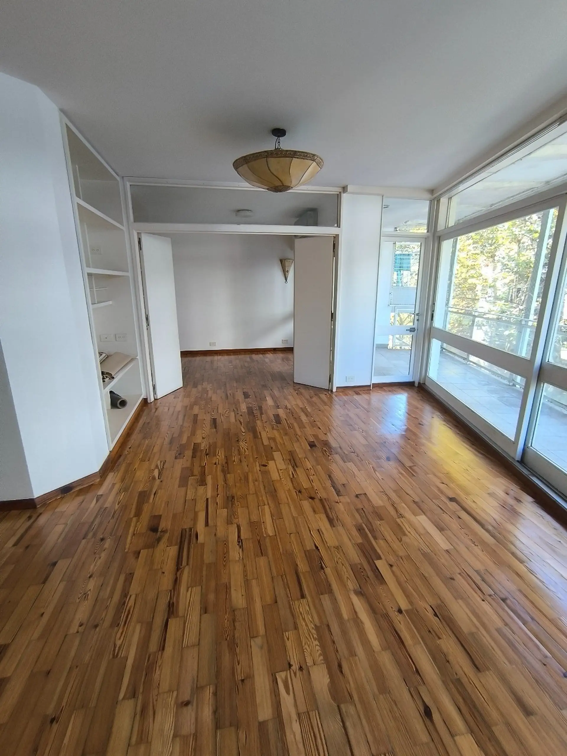 Two-bedroom apartment in Recoleta