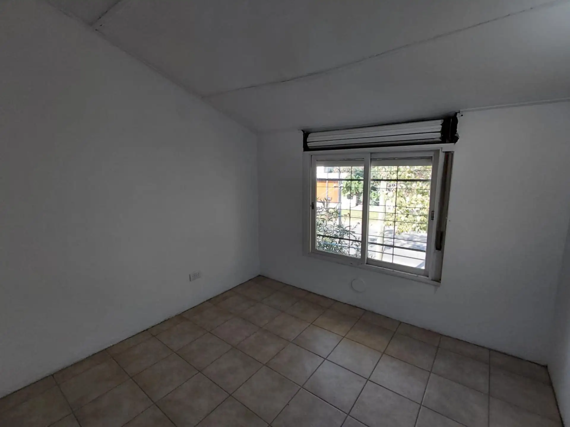 Casa en Alquiler en Burzaco, Partido de Almirante Brown